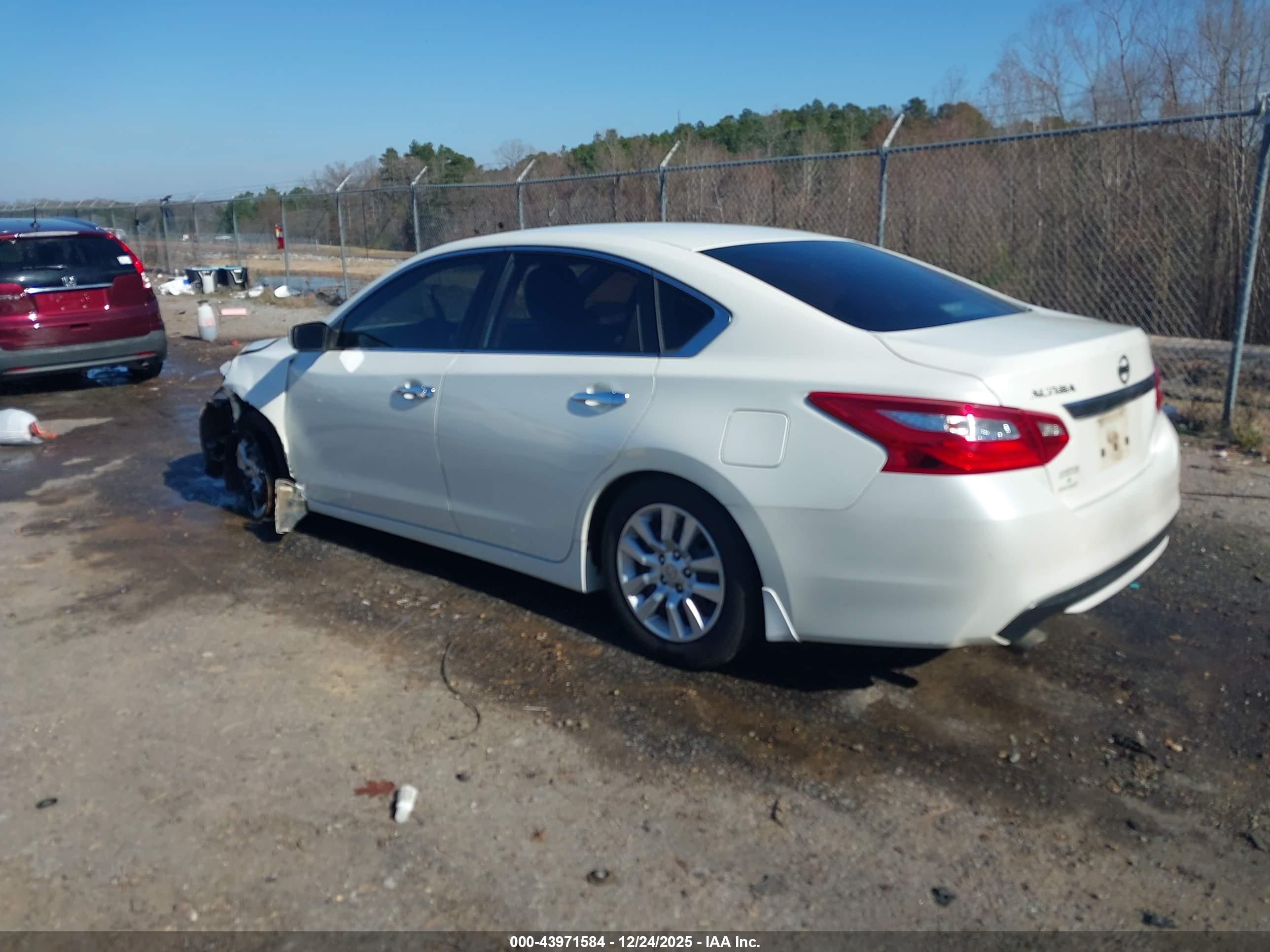 NISSAN ALTIMA image 3