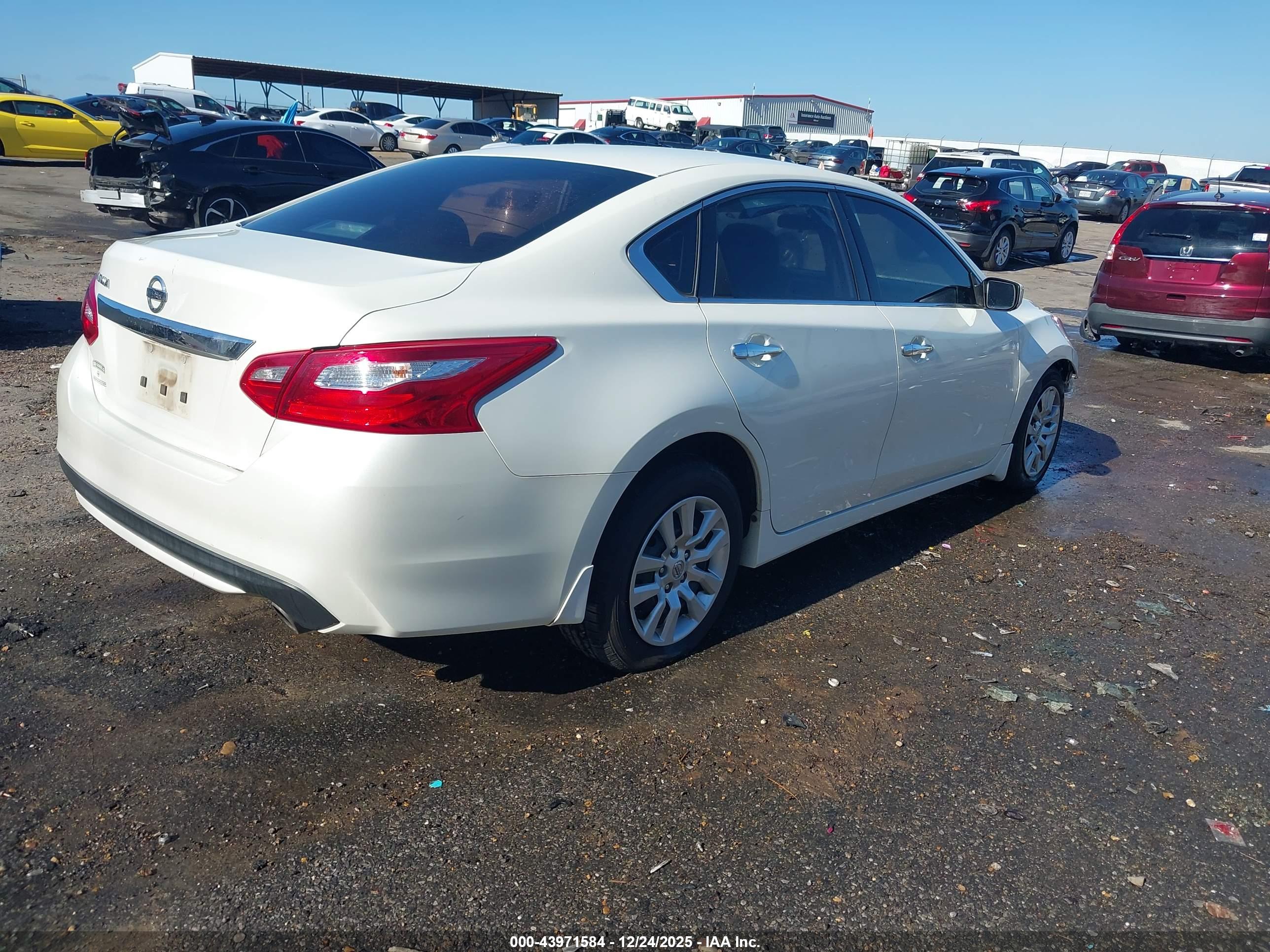 NISSAN ALTIMA image 4