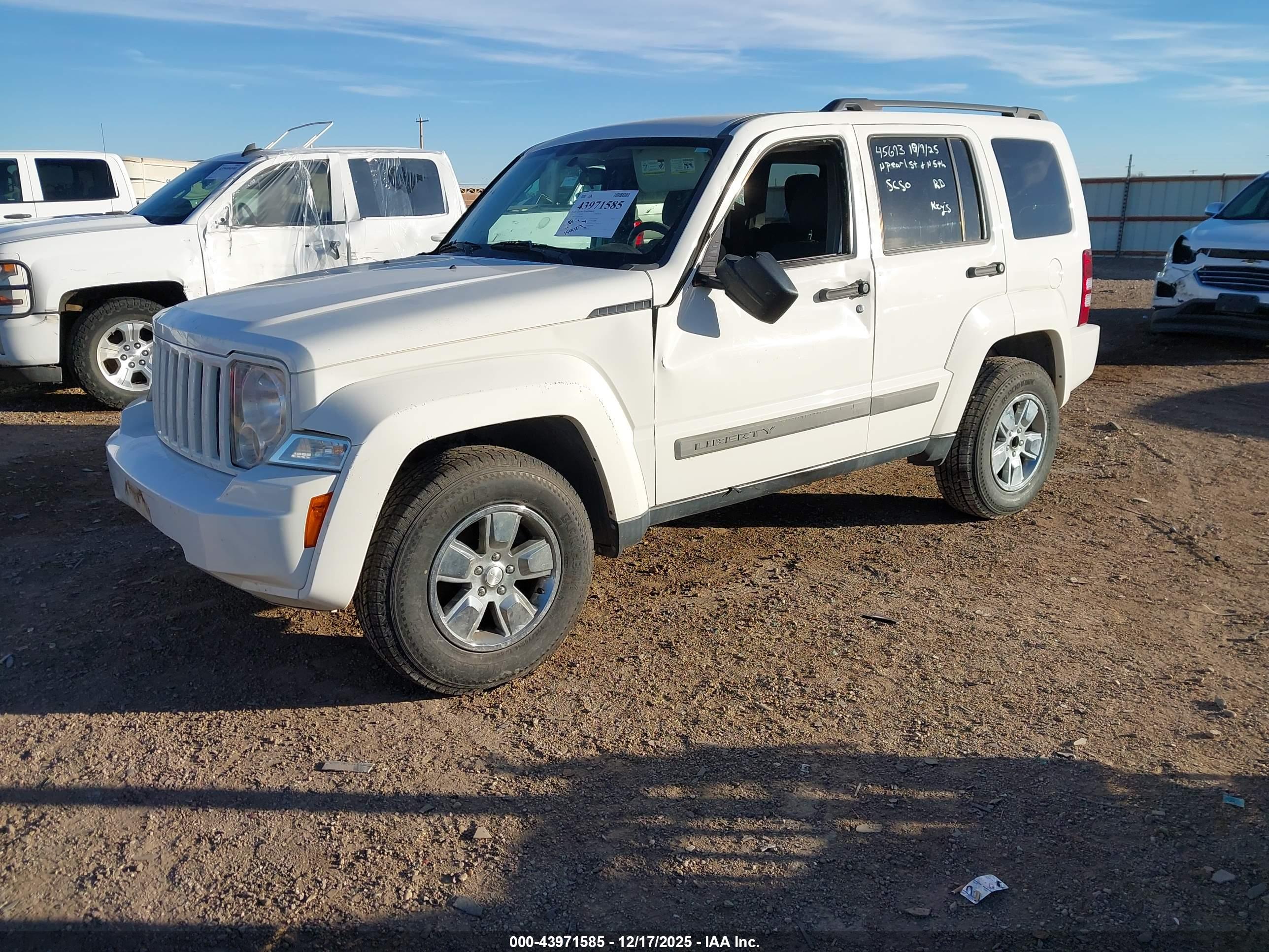 JEEP LIBERTY image 2