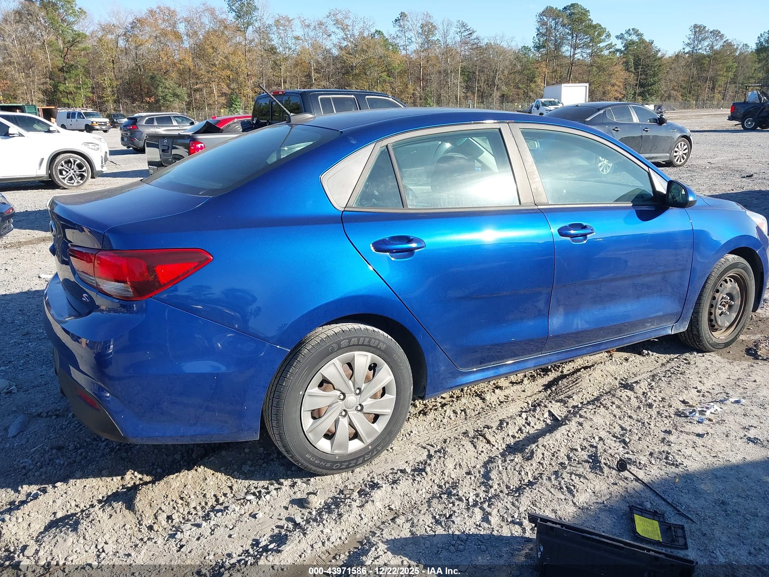 KIA RIO image 4
