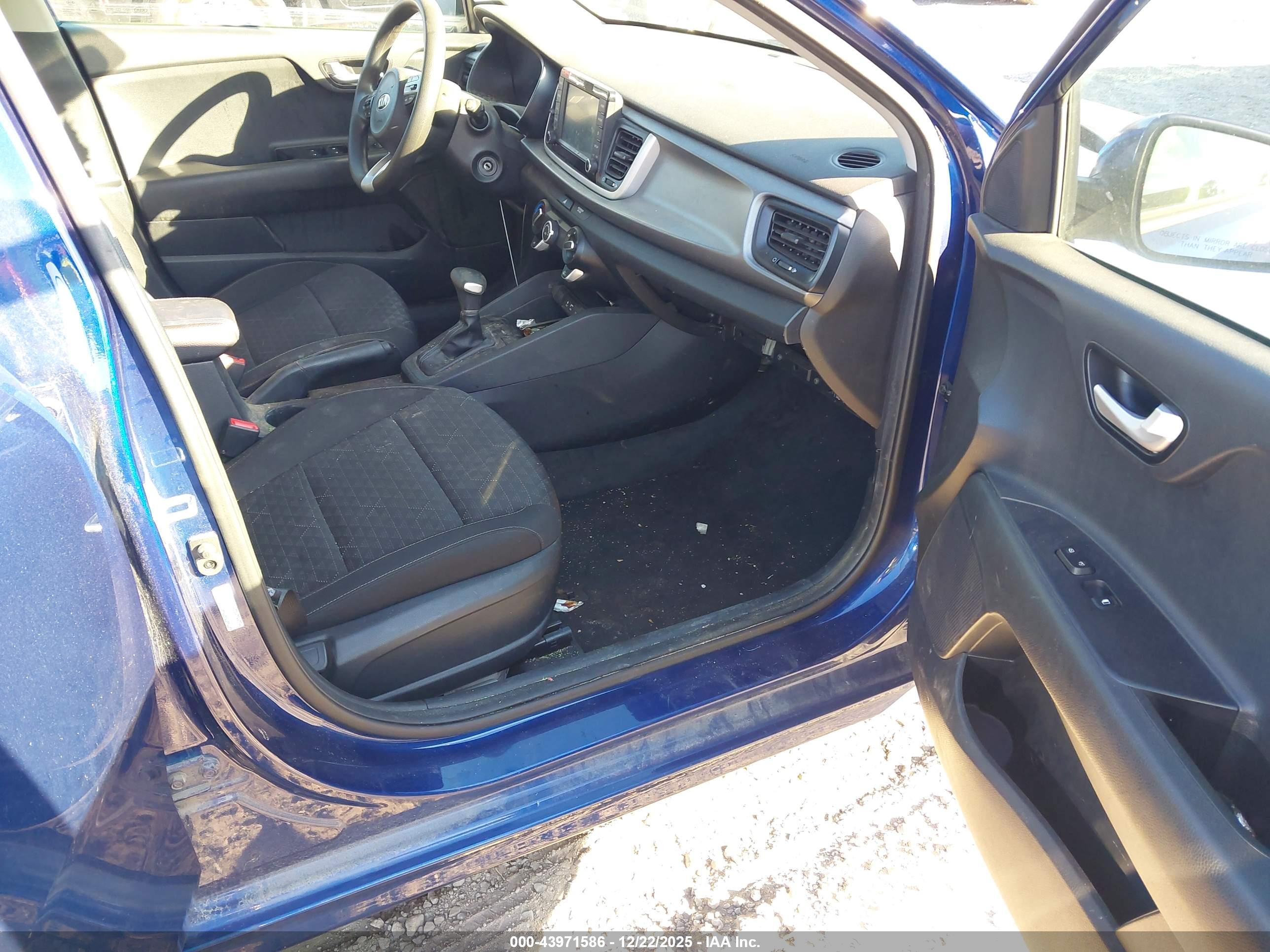 KIA RIO image 5