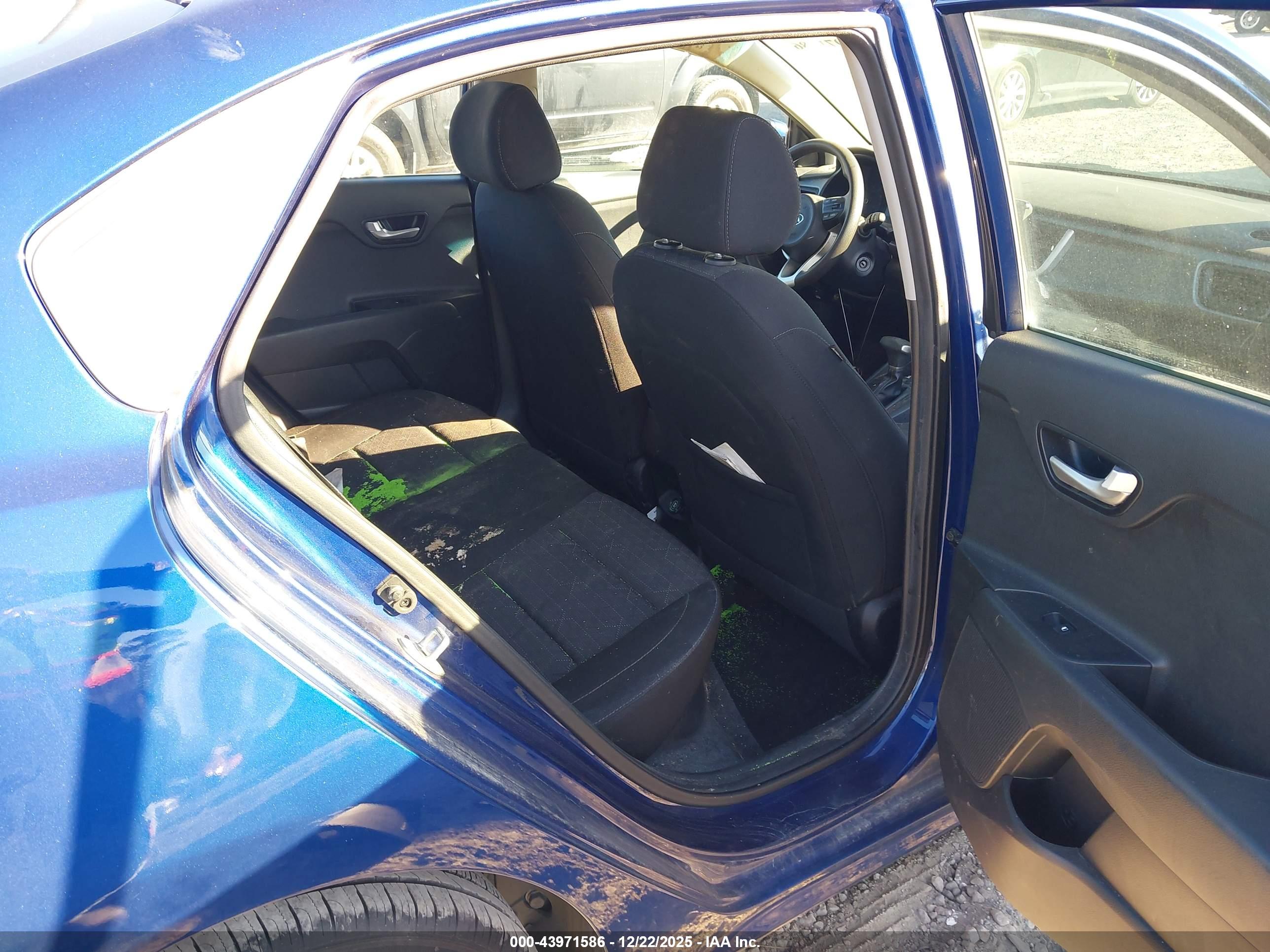 KIA RIO image 8