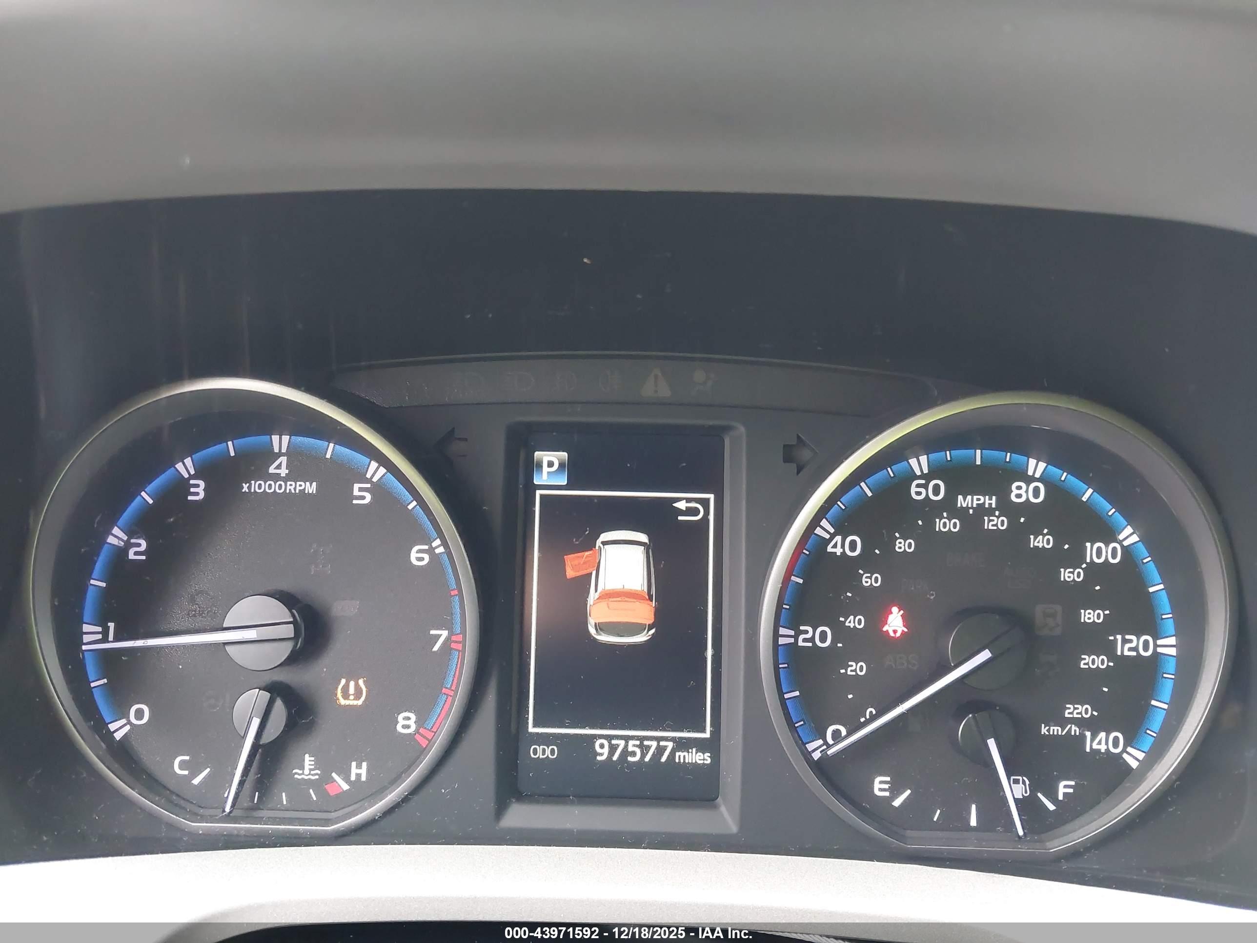 TOYOTA RAV4 image 7