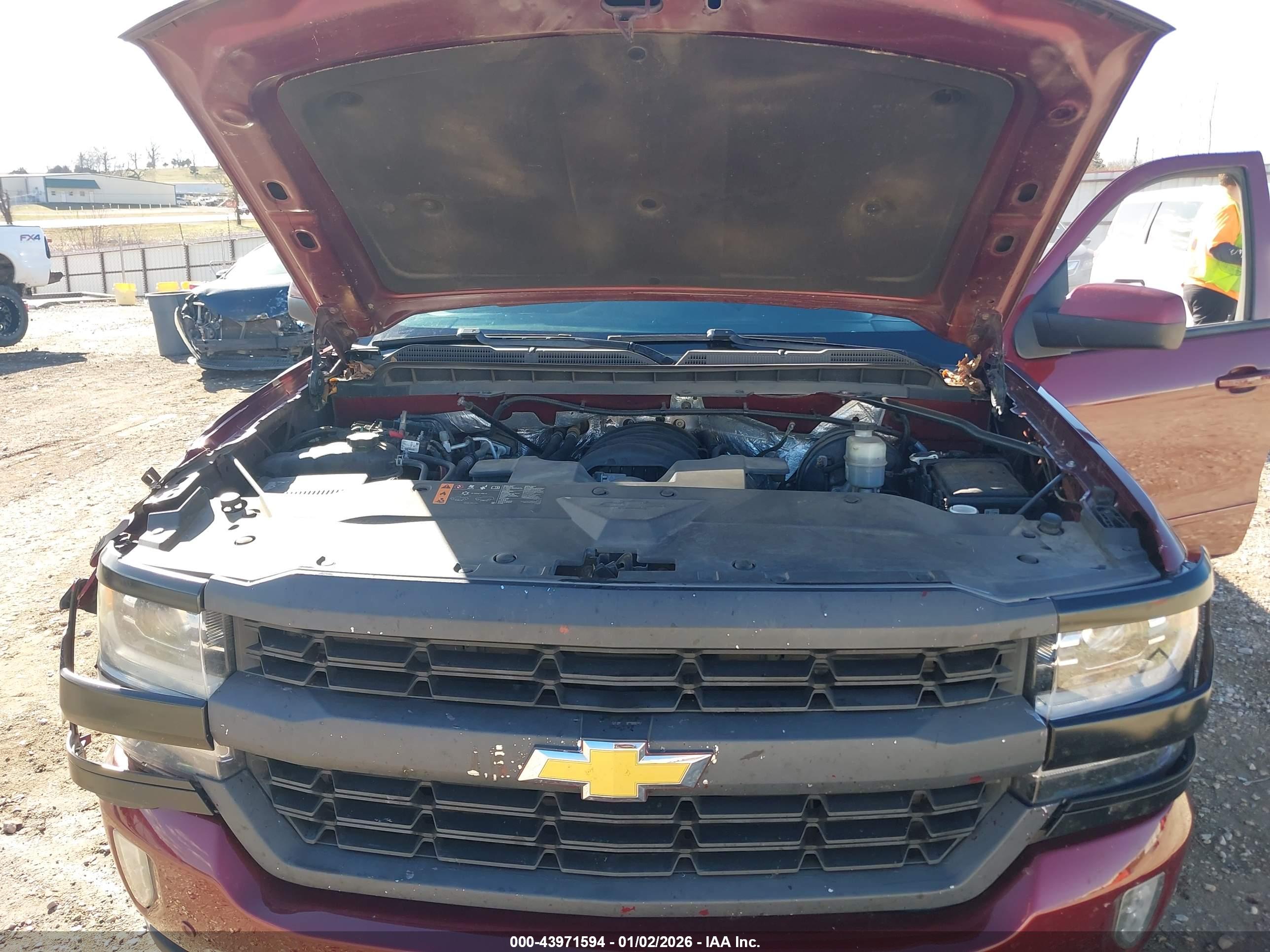 CHEVROLET SILVERADO image 10