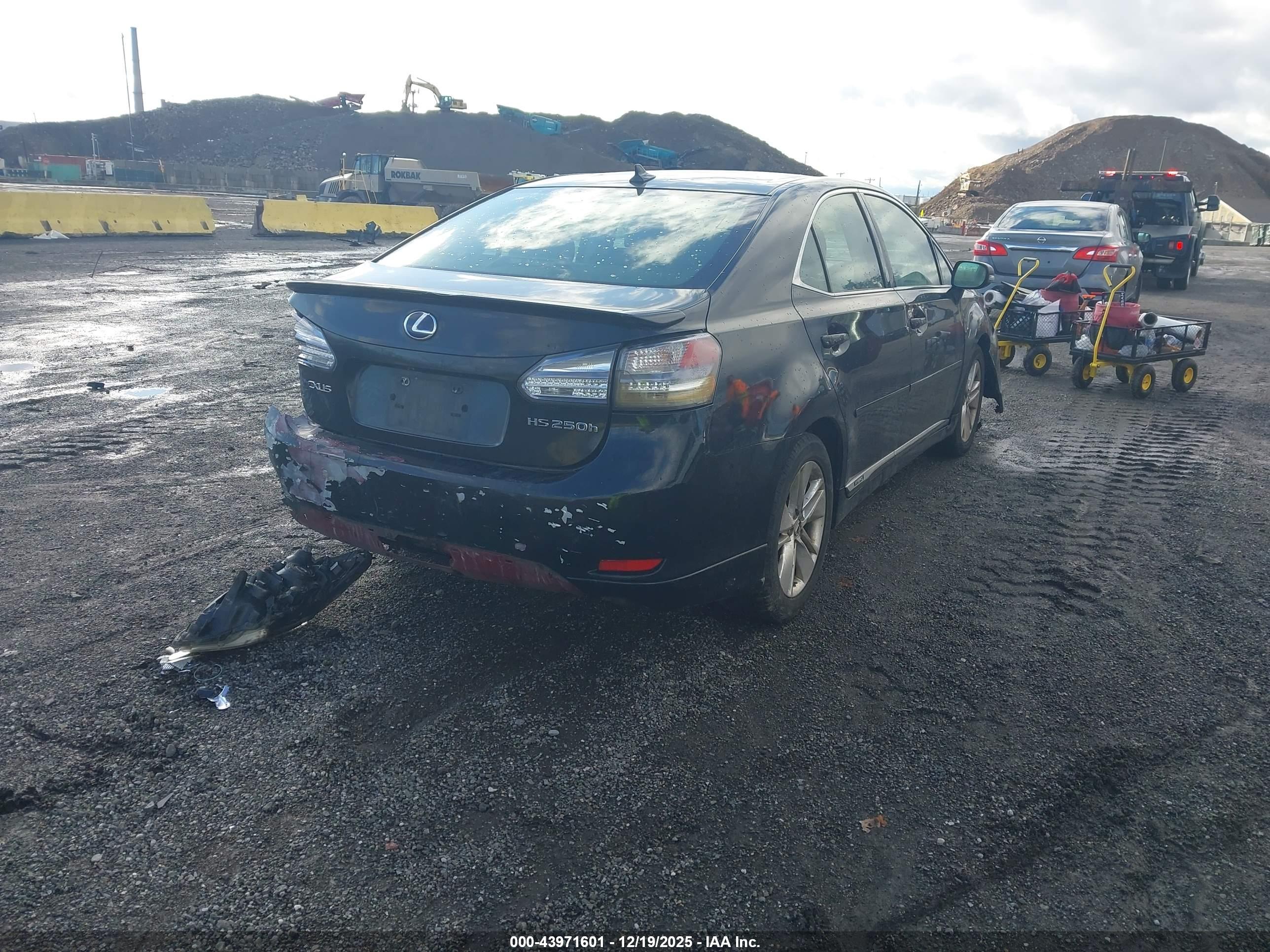 LEXUS HS image 4