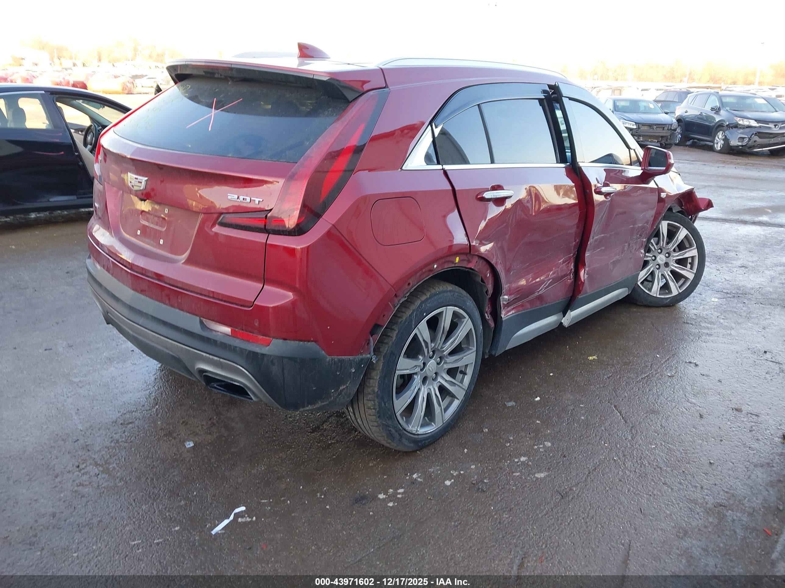 CADILLAC XT4 image 4