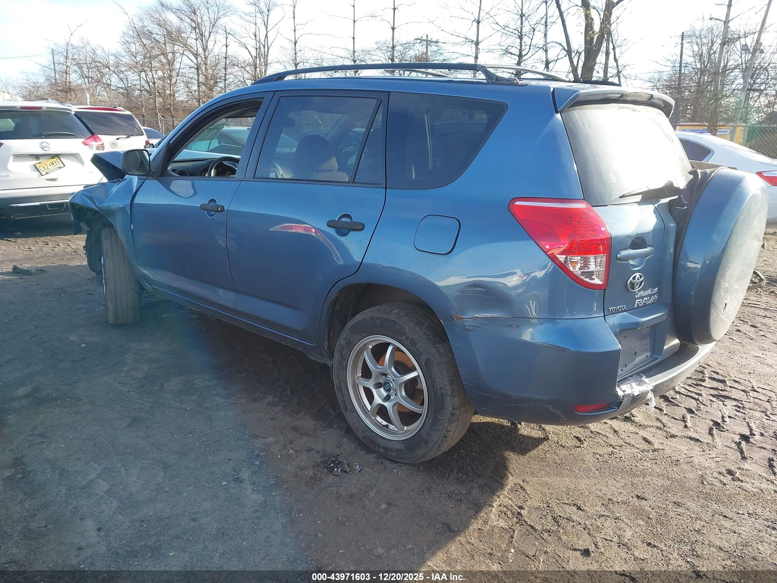 TOYOTA RAV4 image 3