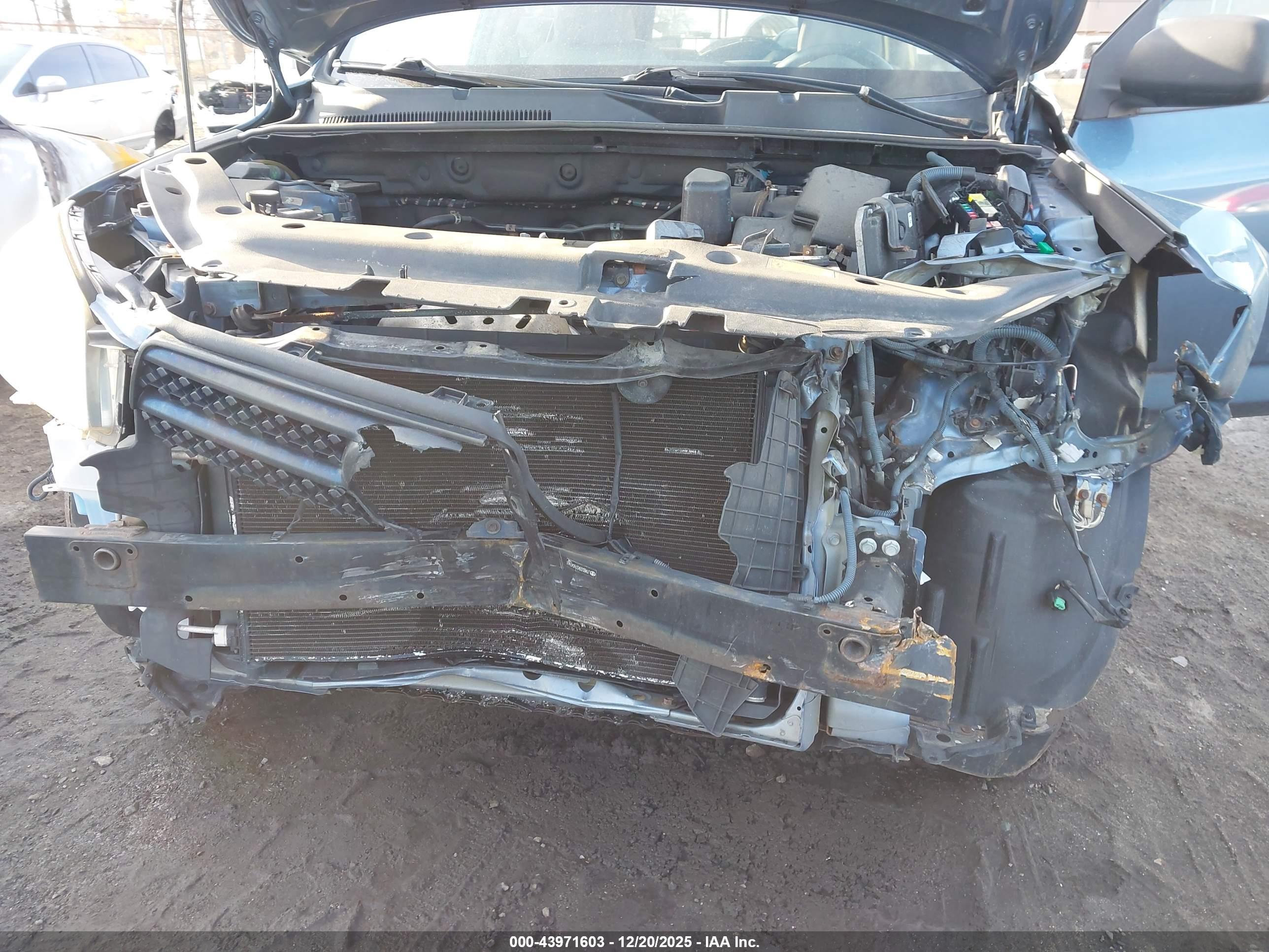 TOYOTA RAV4 image 6