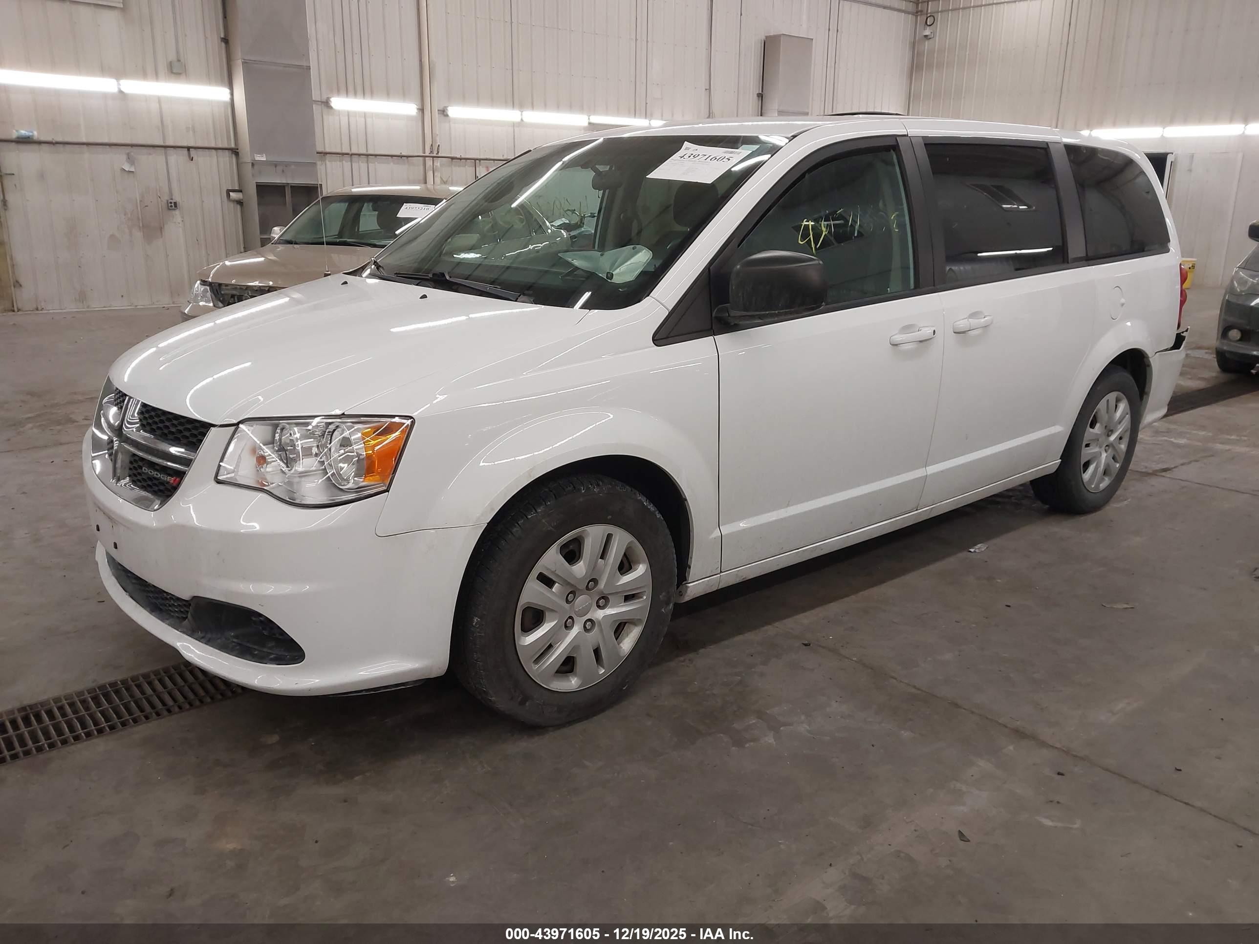 DODGE GRAND image 2