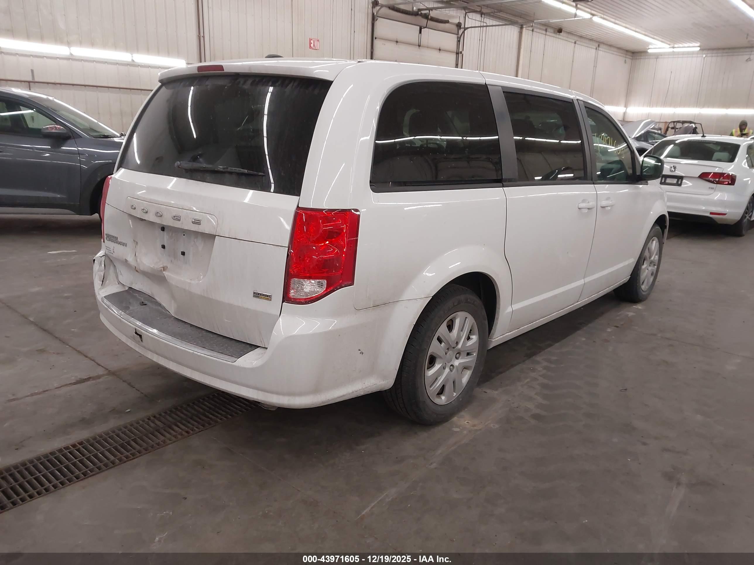 DODGE GRAND image 4