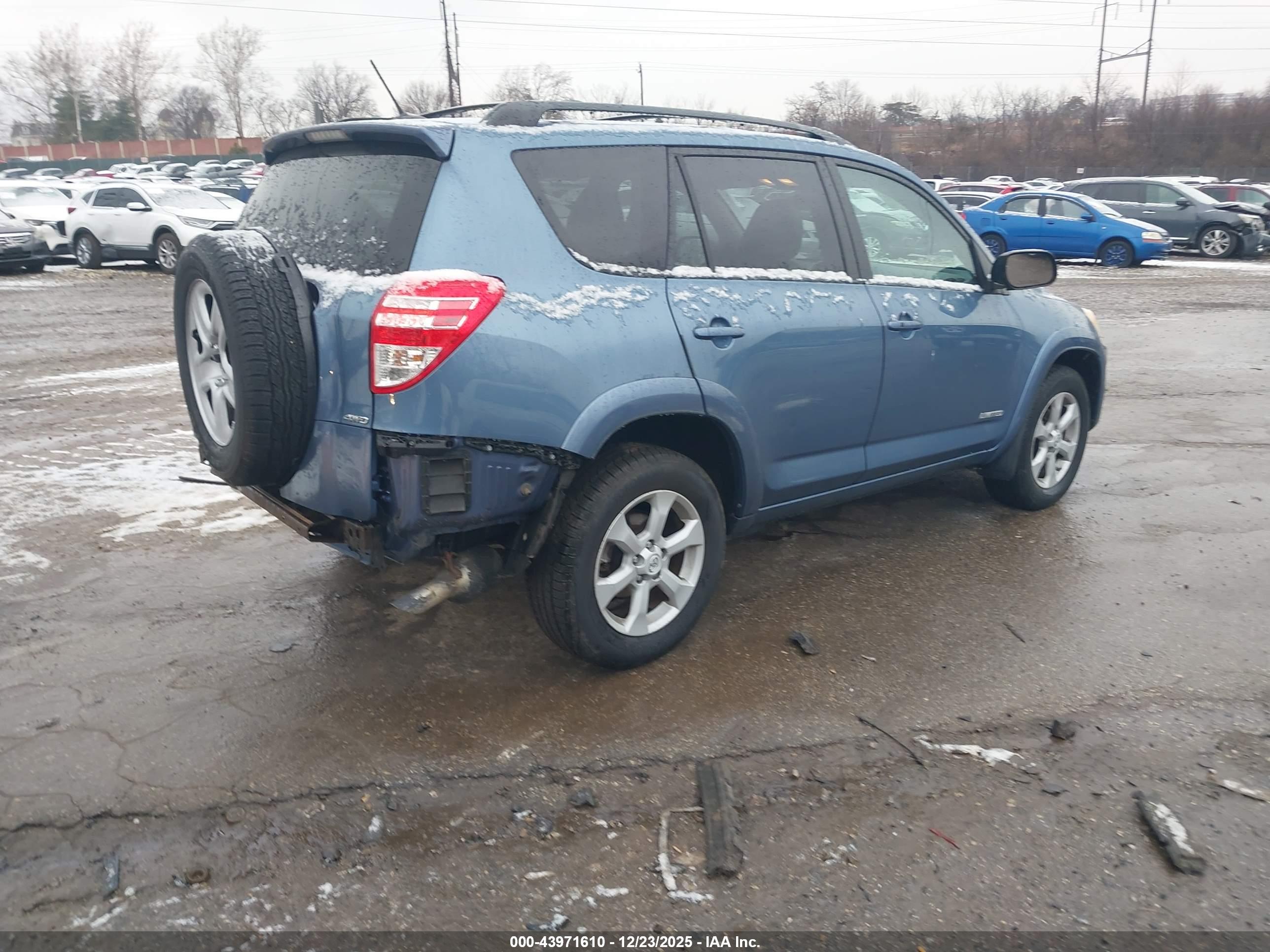 TOYOTA RAV4 image 4