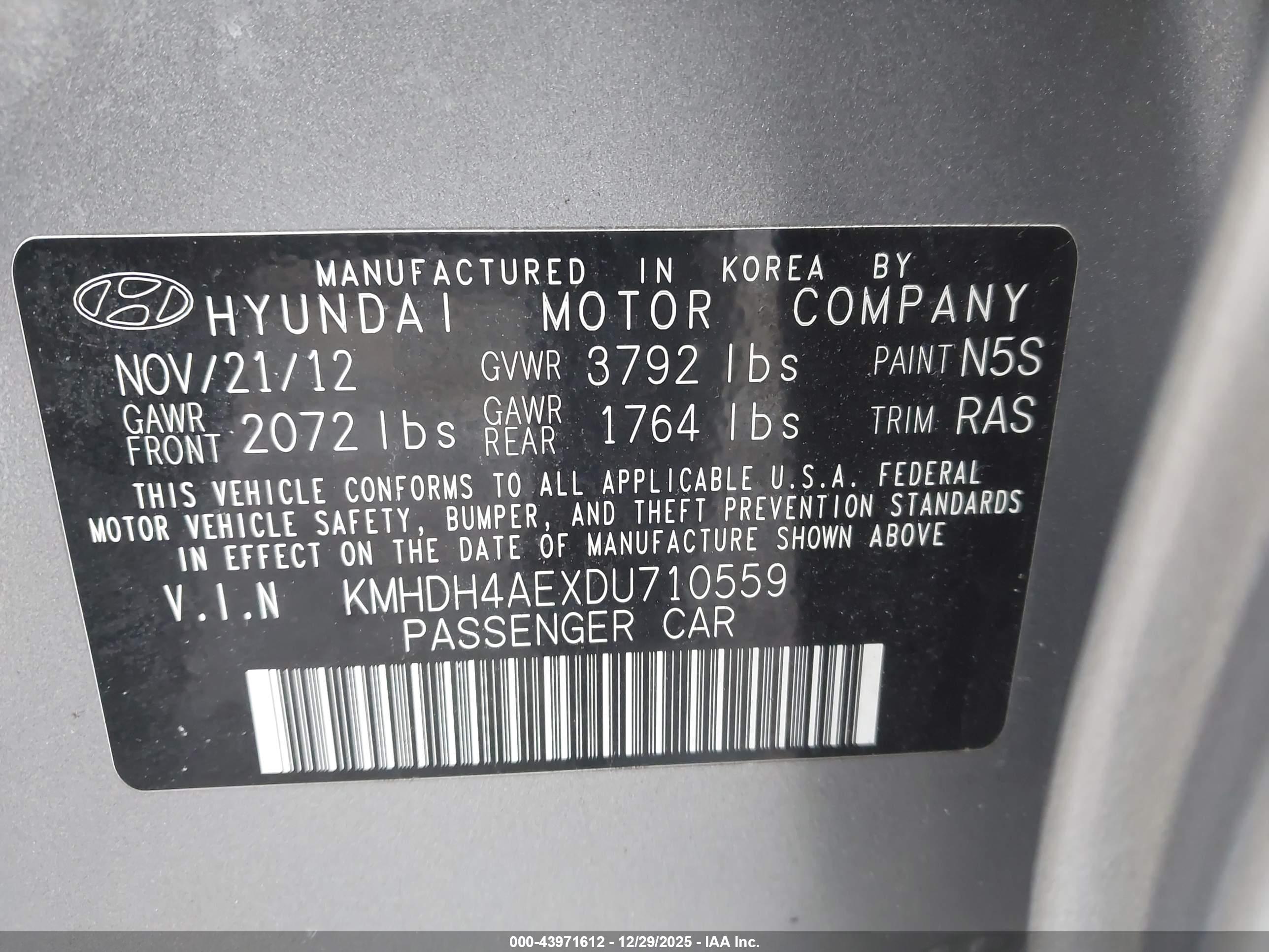 HYUNDAI ELANTRA image 9