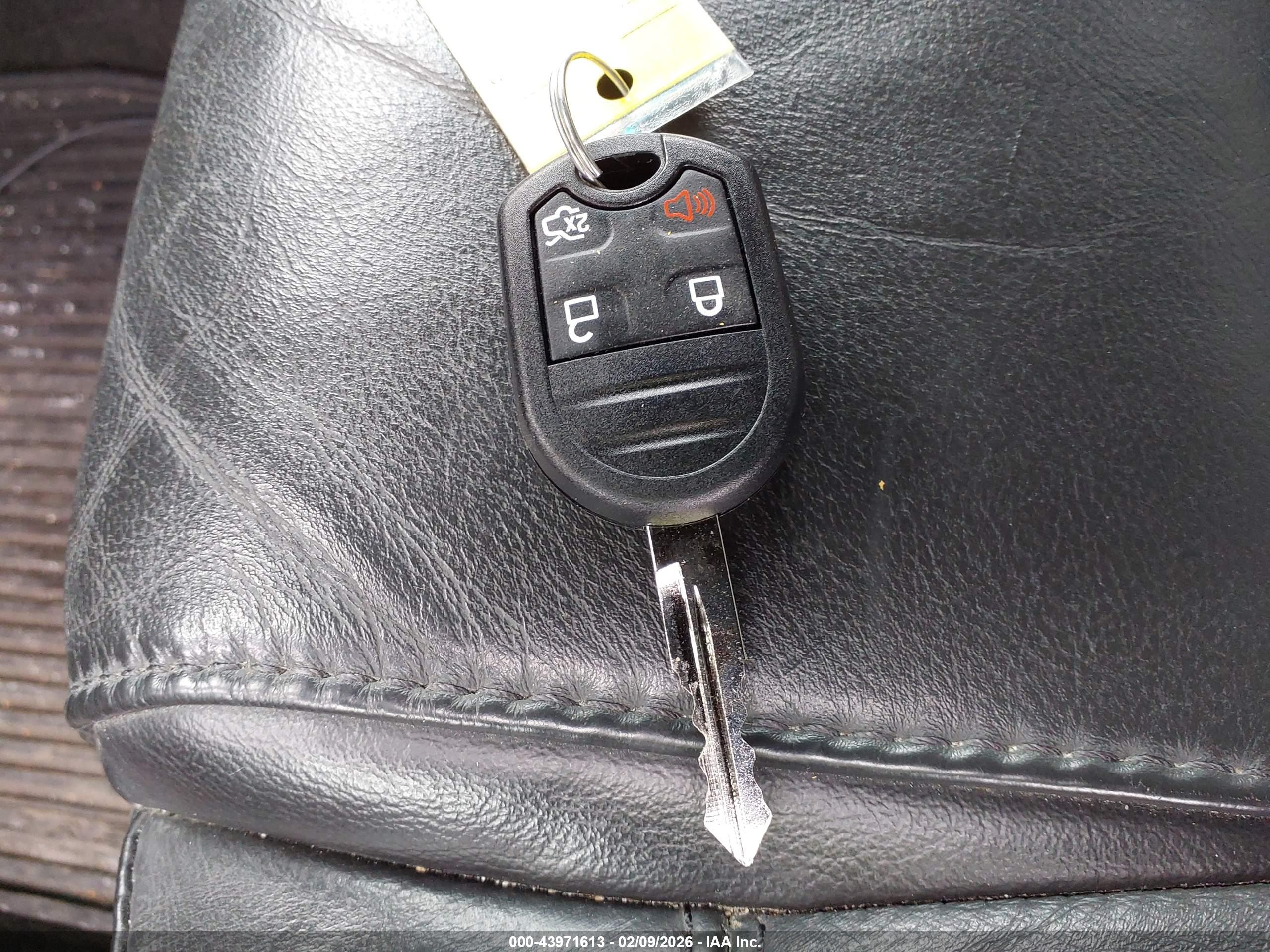 FORD EXPLORER image 11
