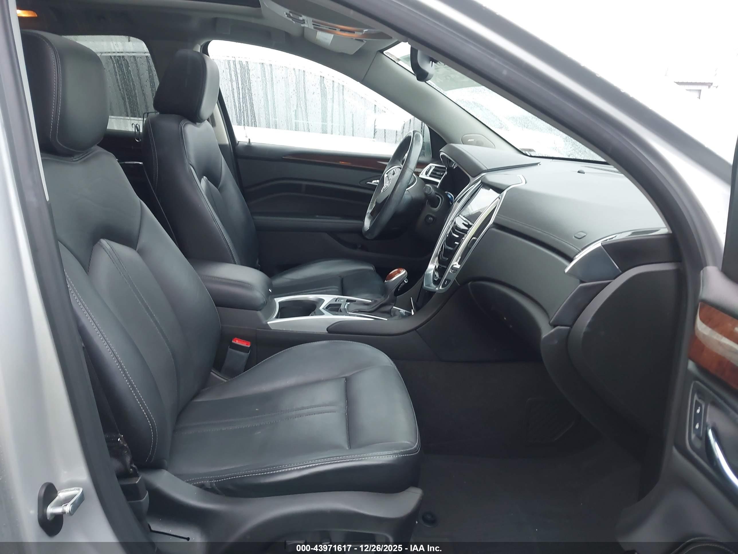 CADILLAC SRX image 5