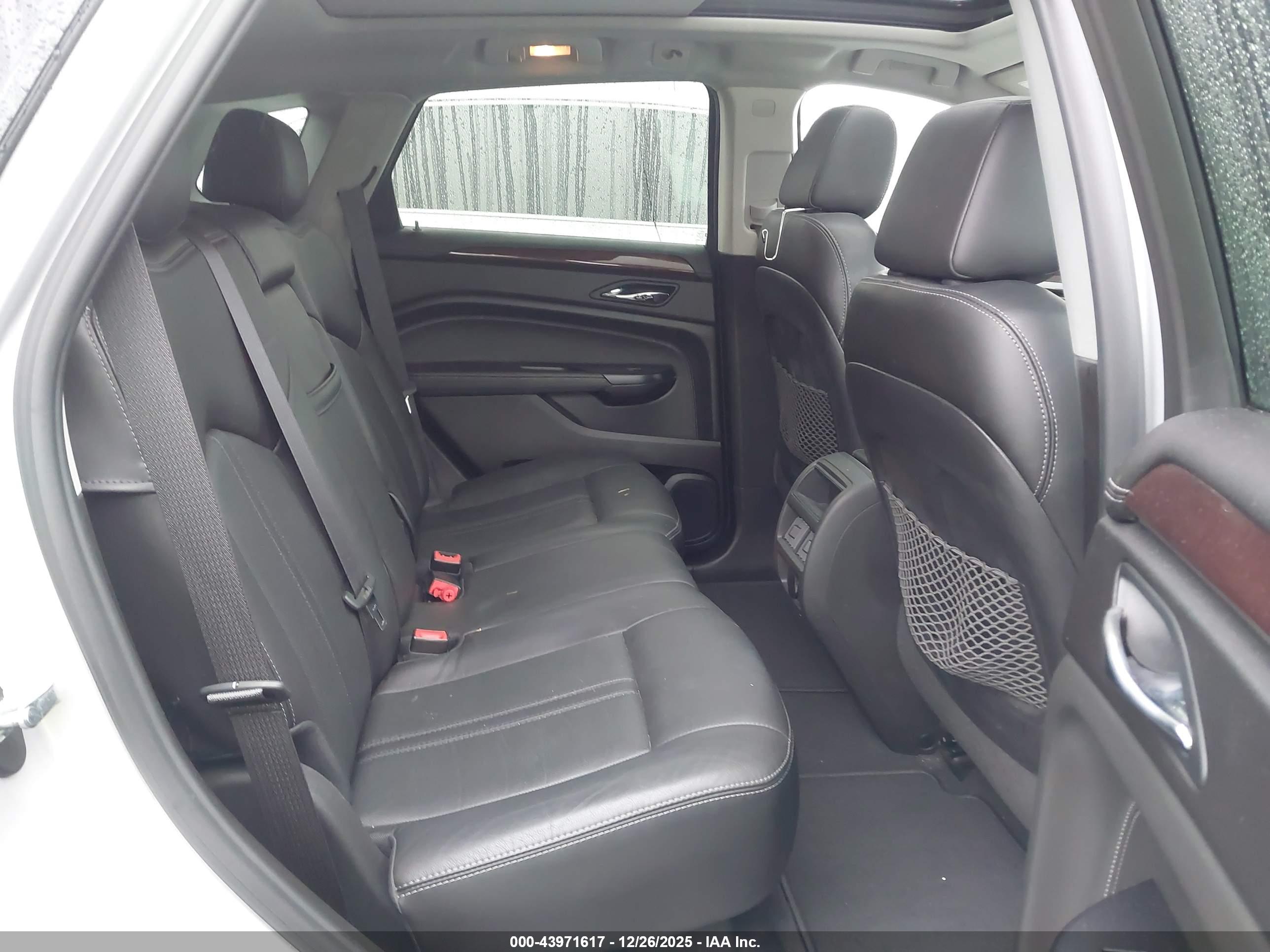 CADILLAC SRX image 8