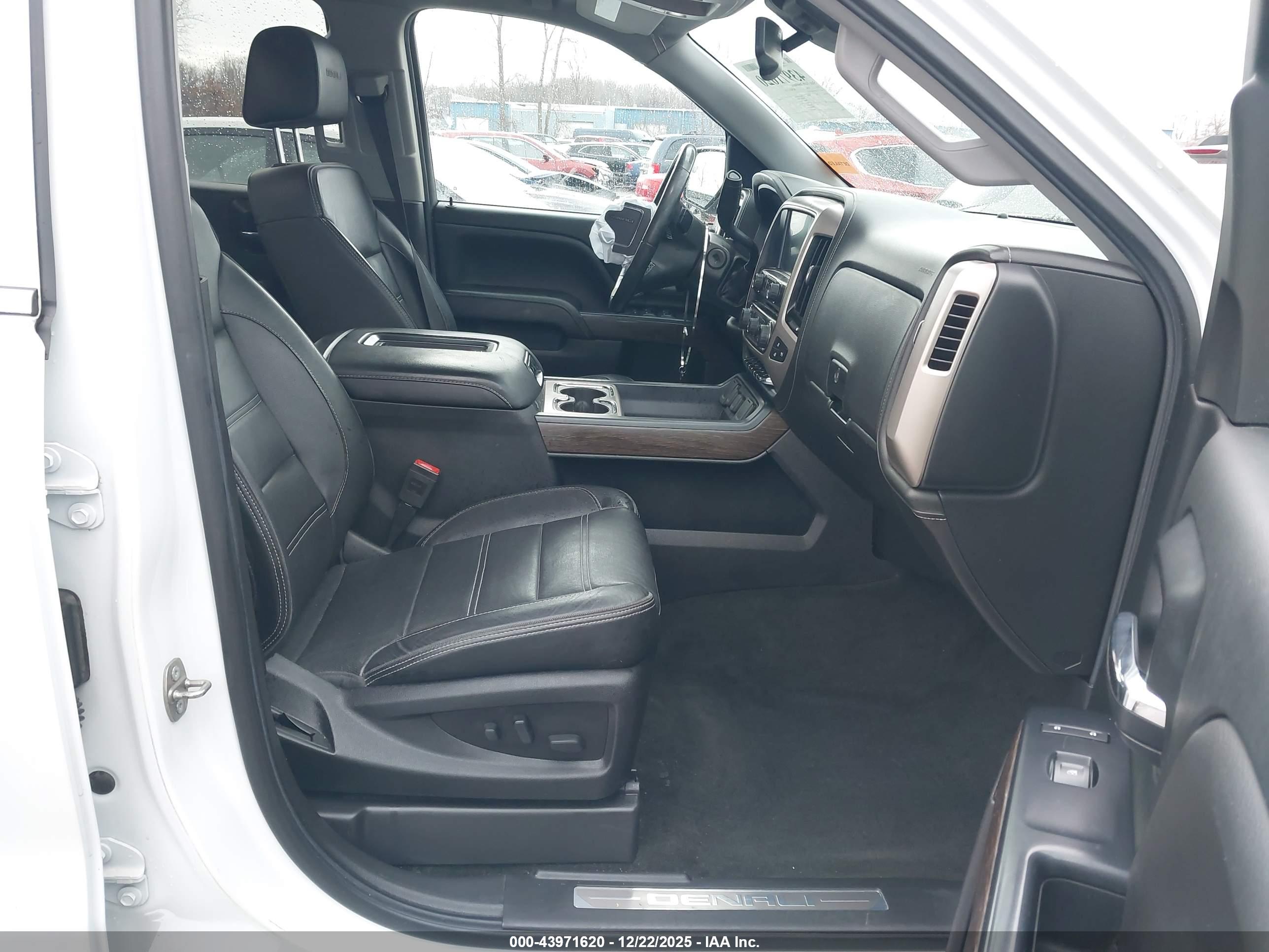 GMC SIERRA image 5