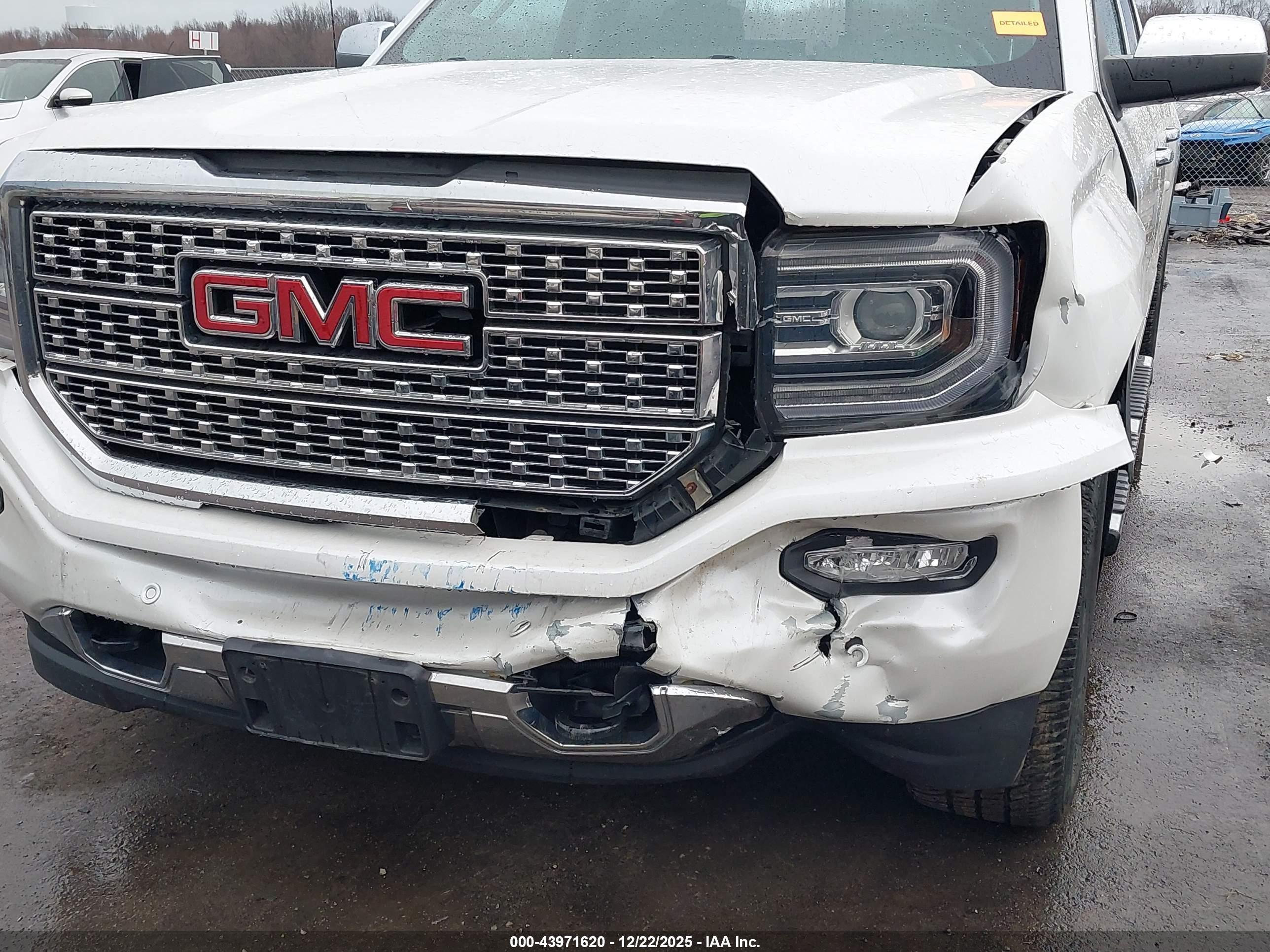 GMC SIERRA image 6