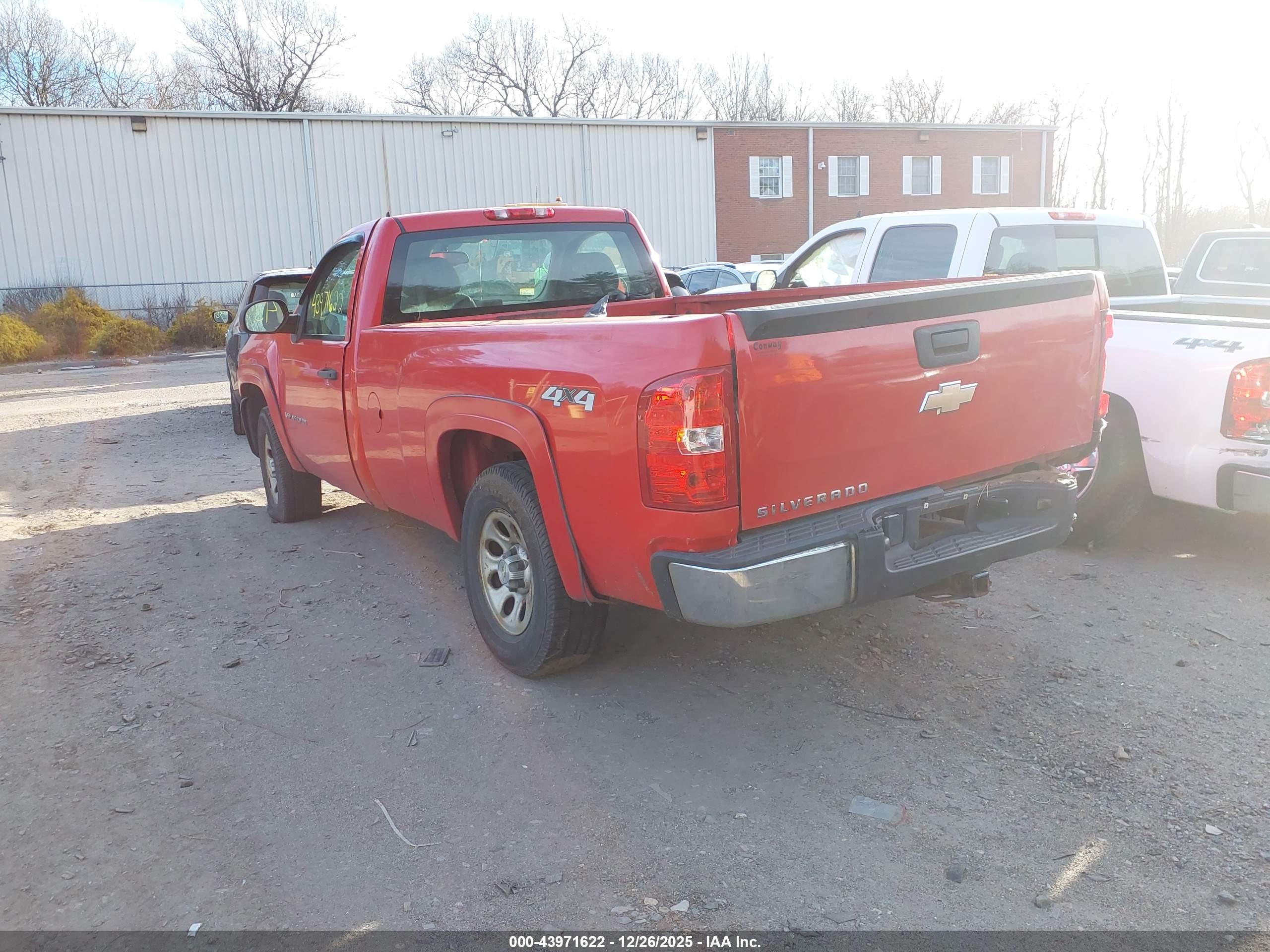 CHEVROLET SILVERADO image 3