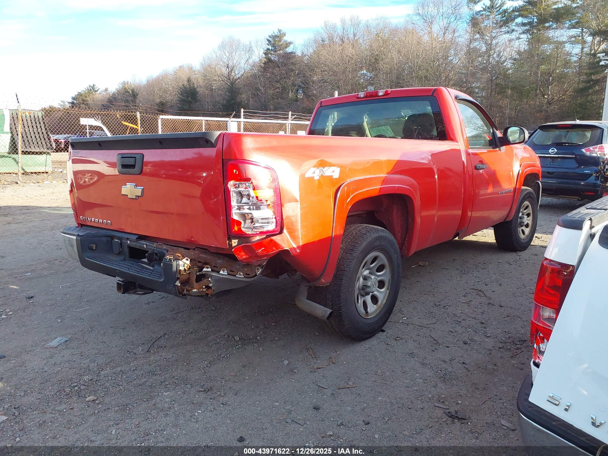 CHEVROLET SILVERADO image 4