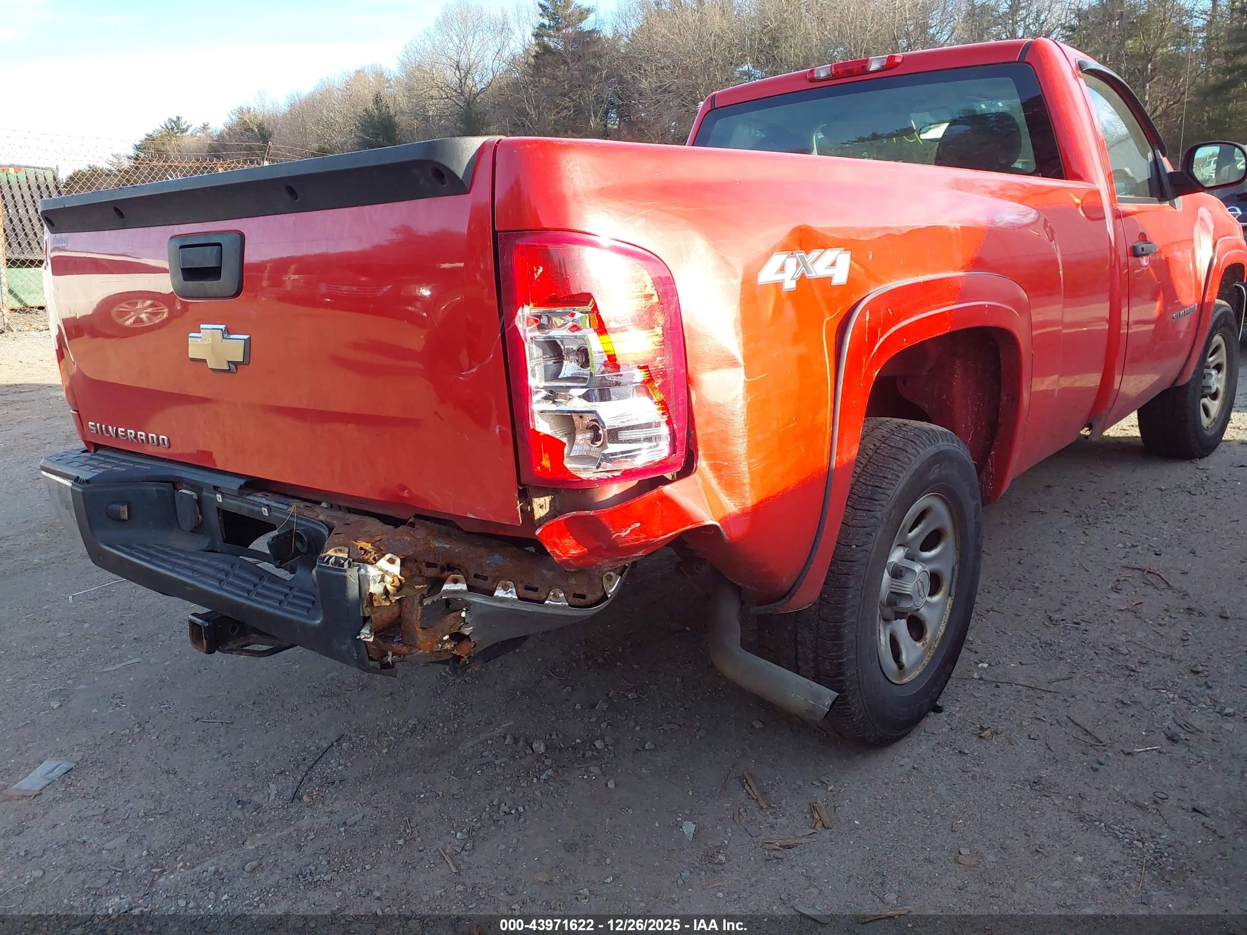 CHEVROLET SILVERADO image 6