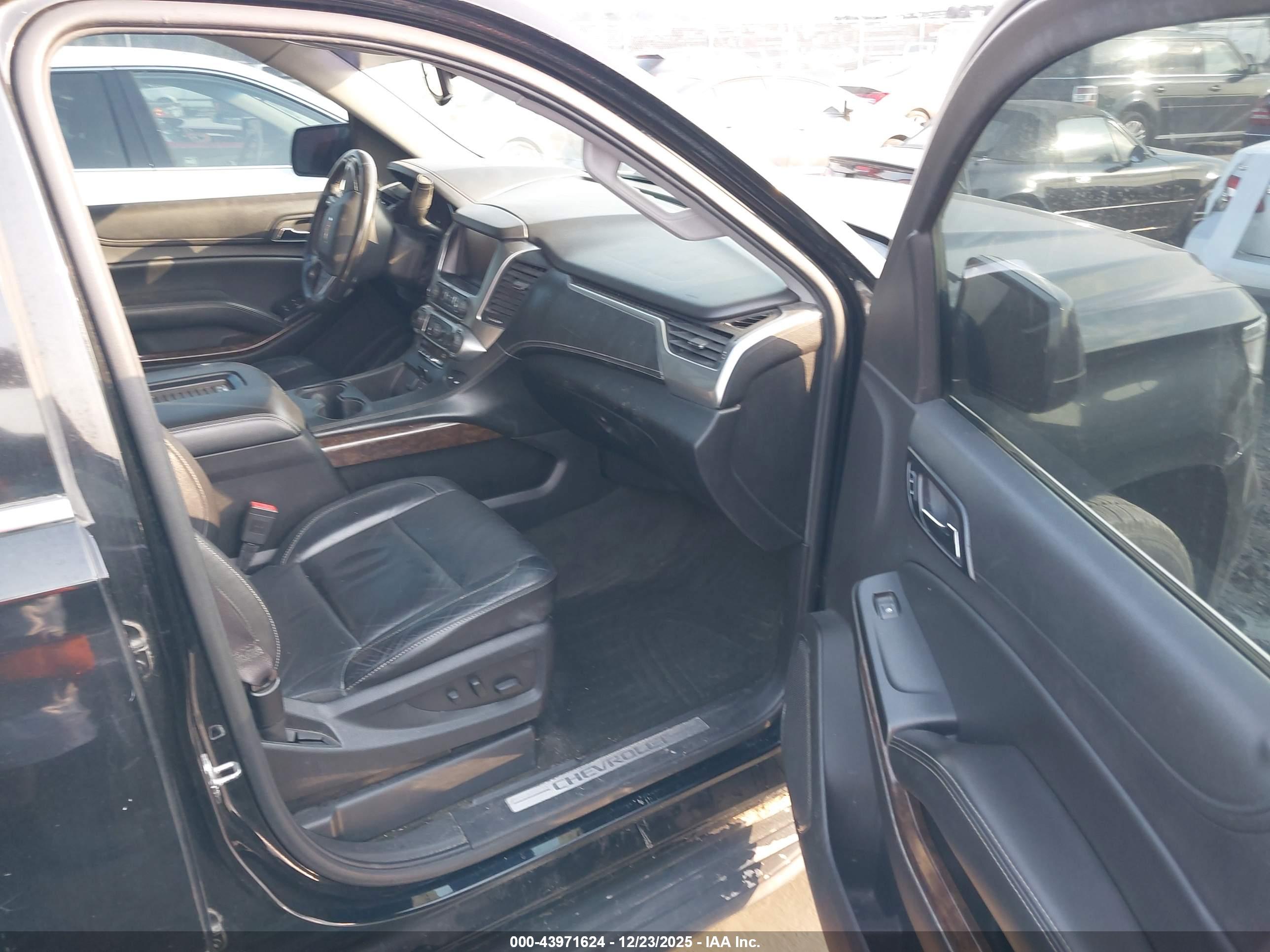 CHEVROLET TAHOE image 5