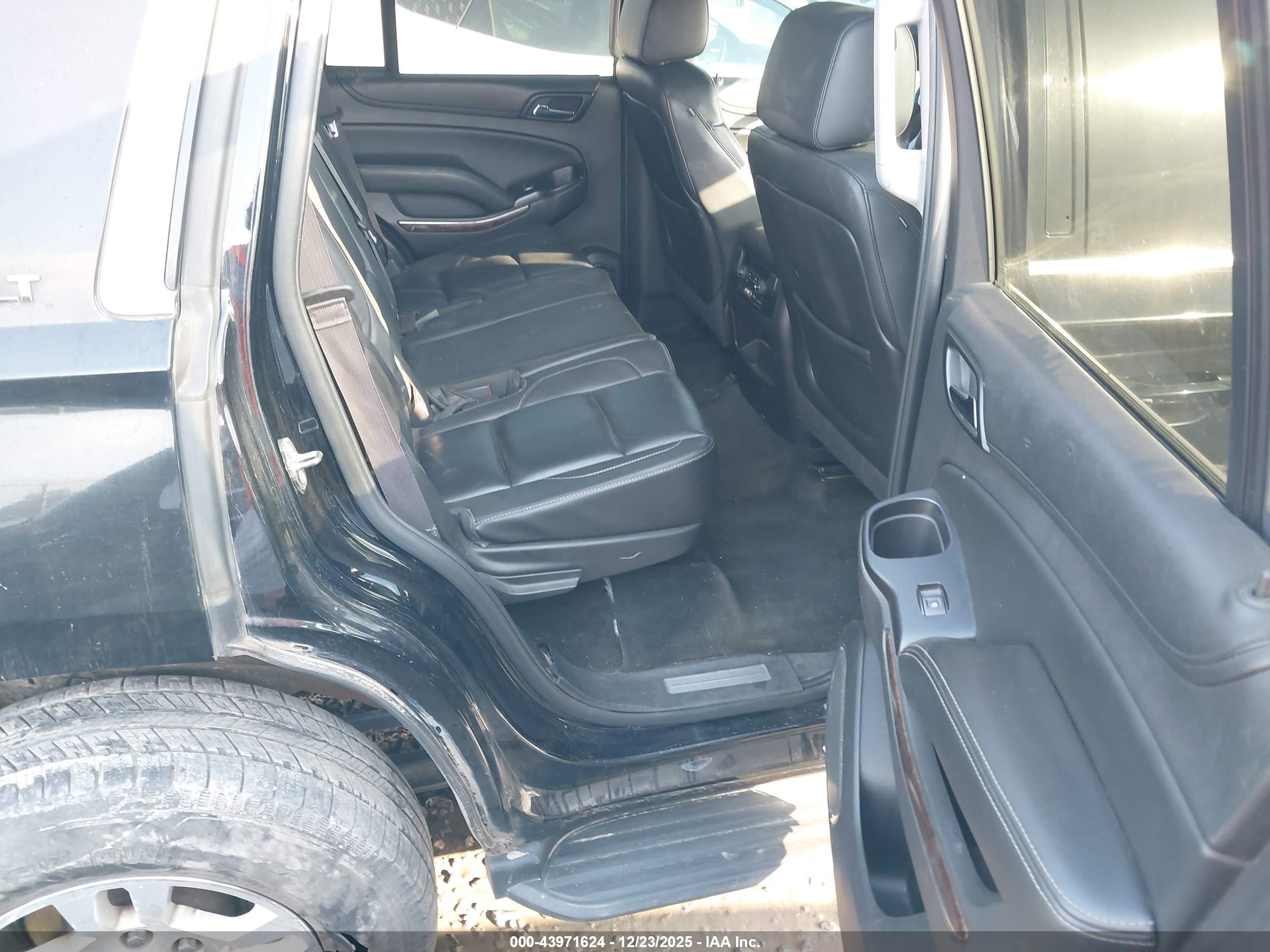 CHEVROLET TAHOE image 8