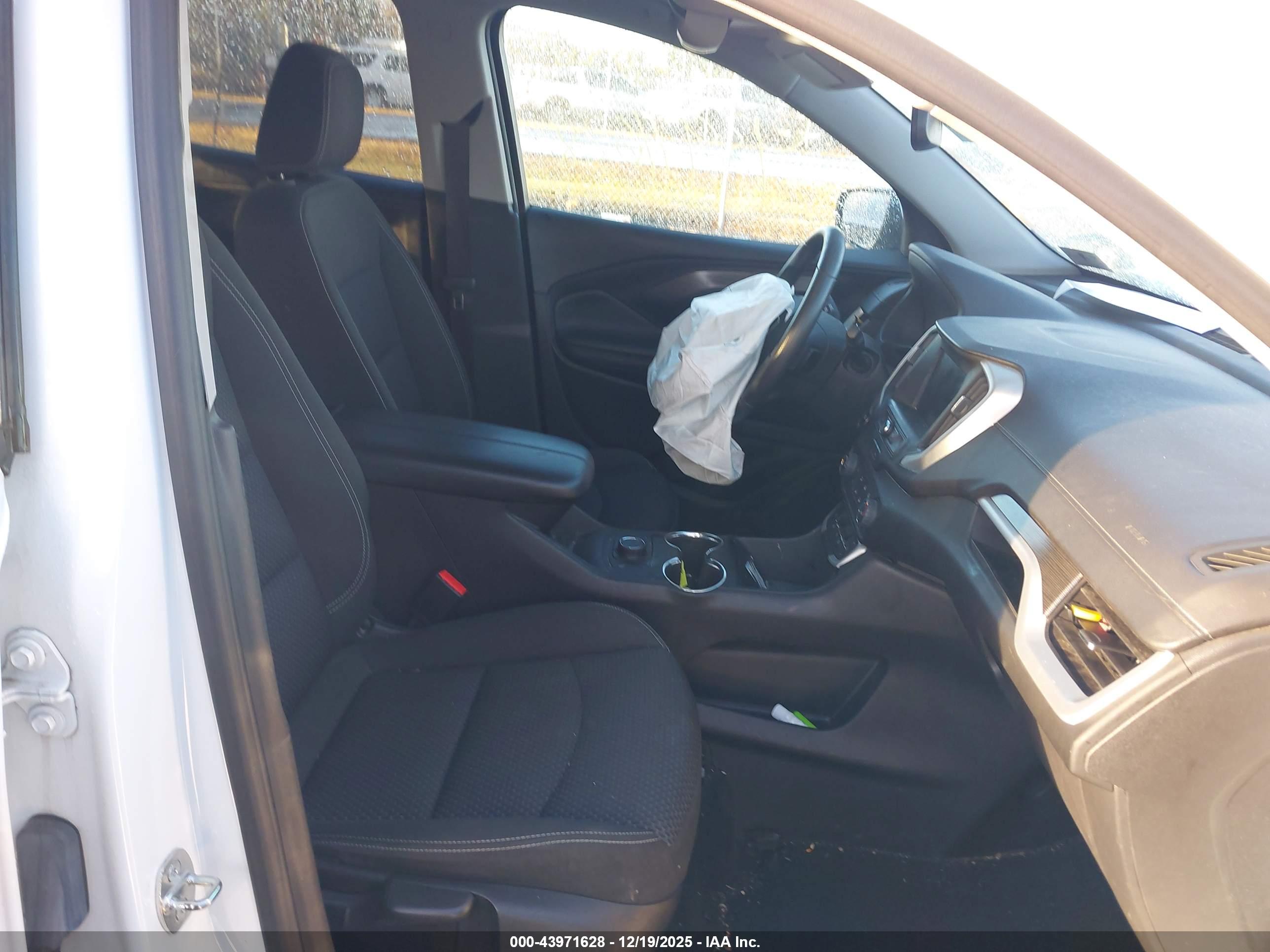 GMC TERRAIN image 5