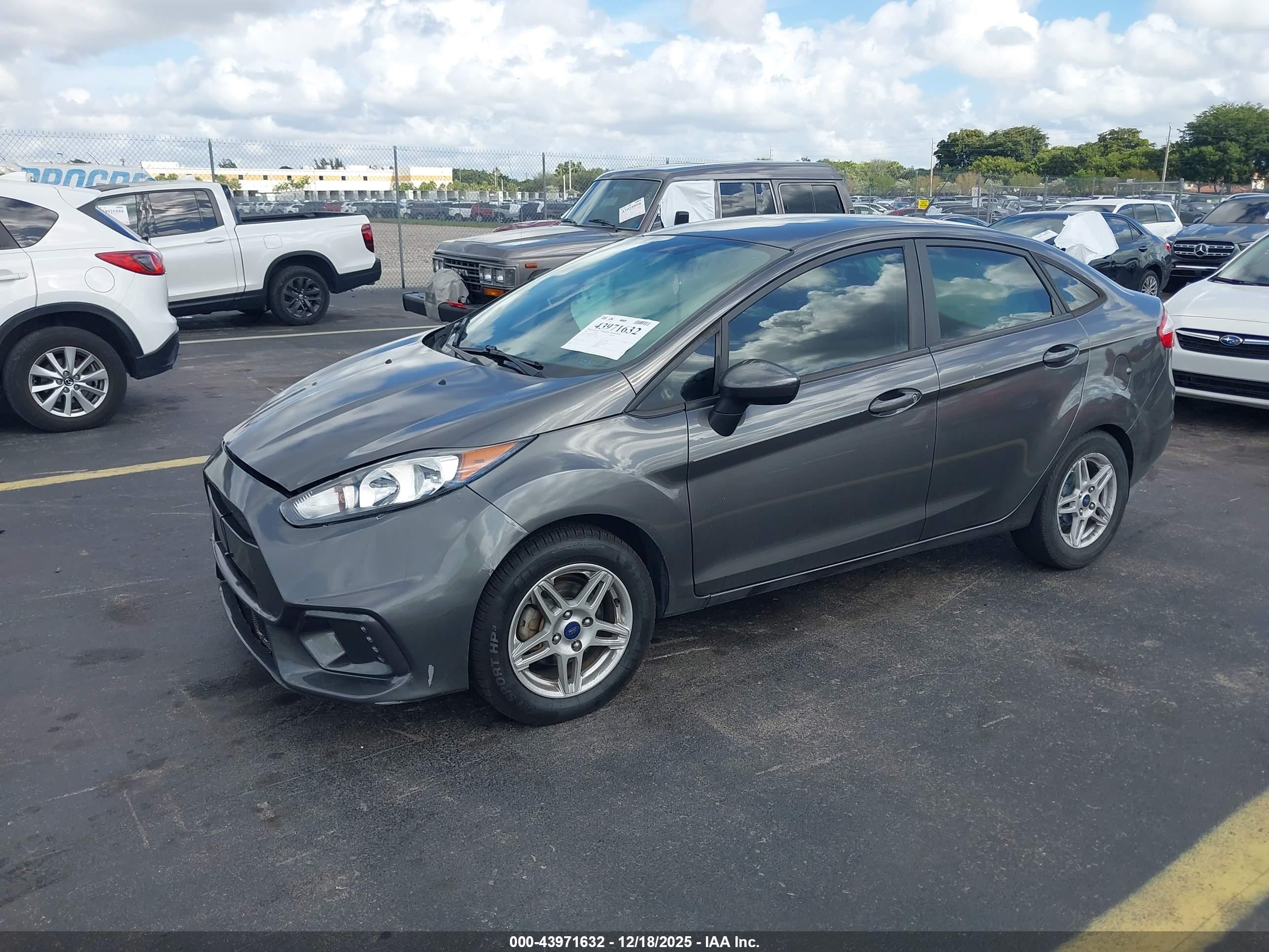 FORD FIESTA image 2