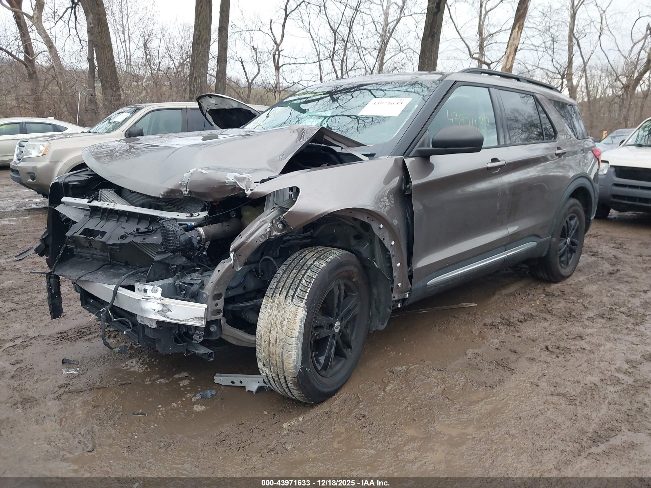 FORD EXPLORER image 2
