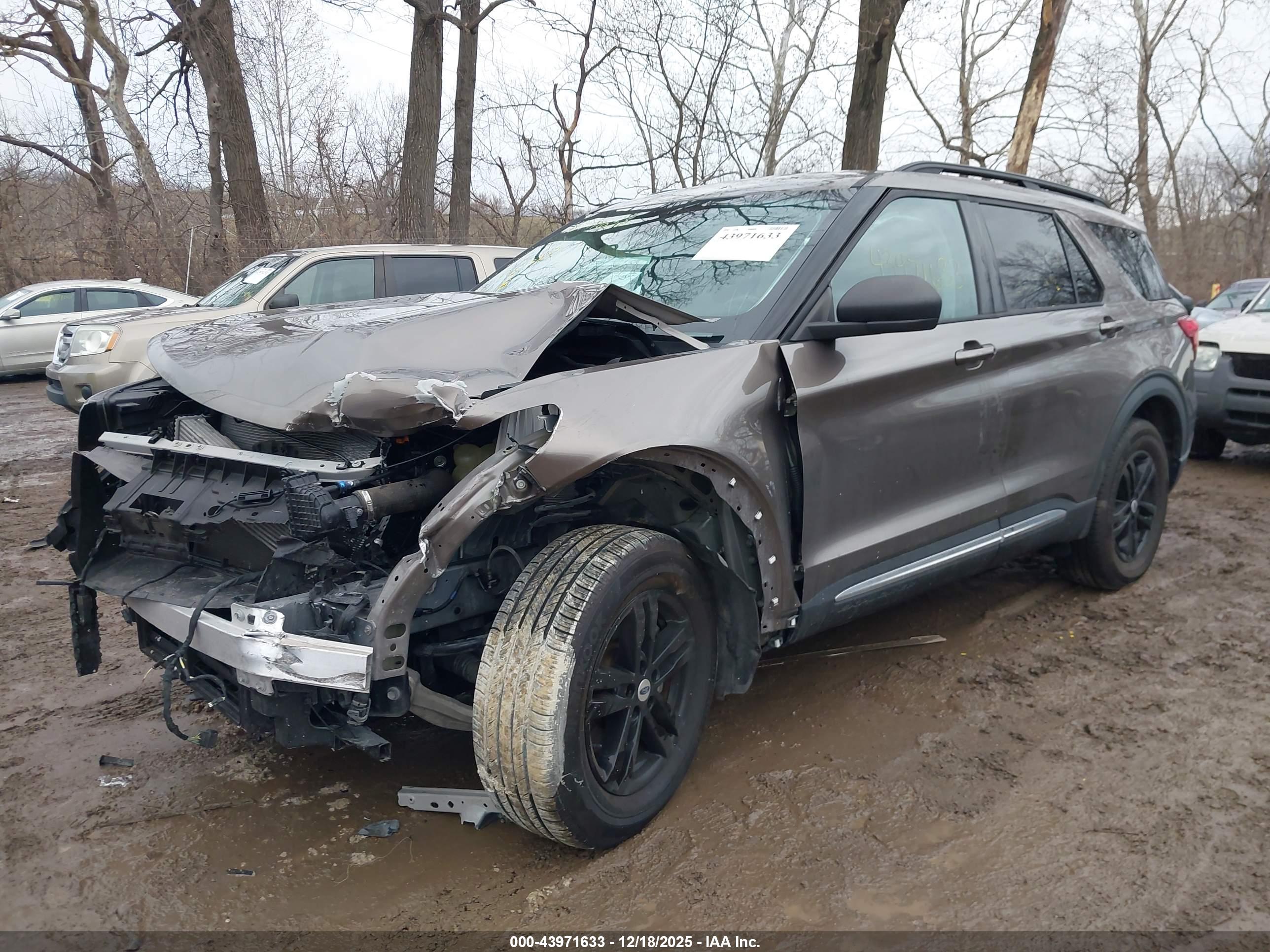 FORD EXPLORER image 6