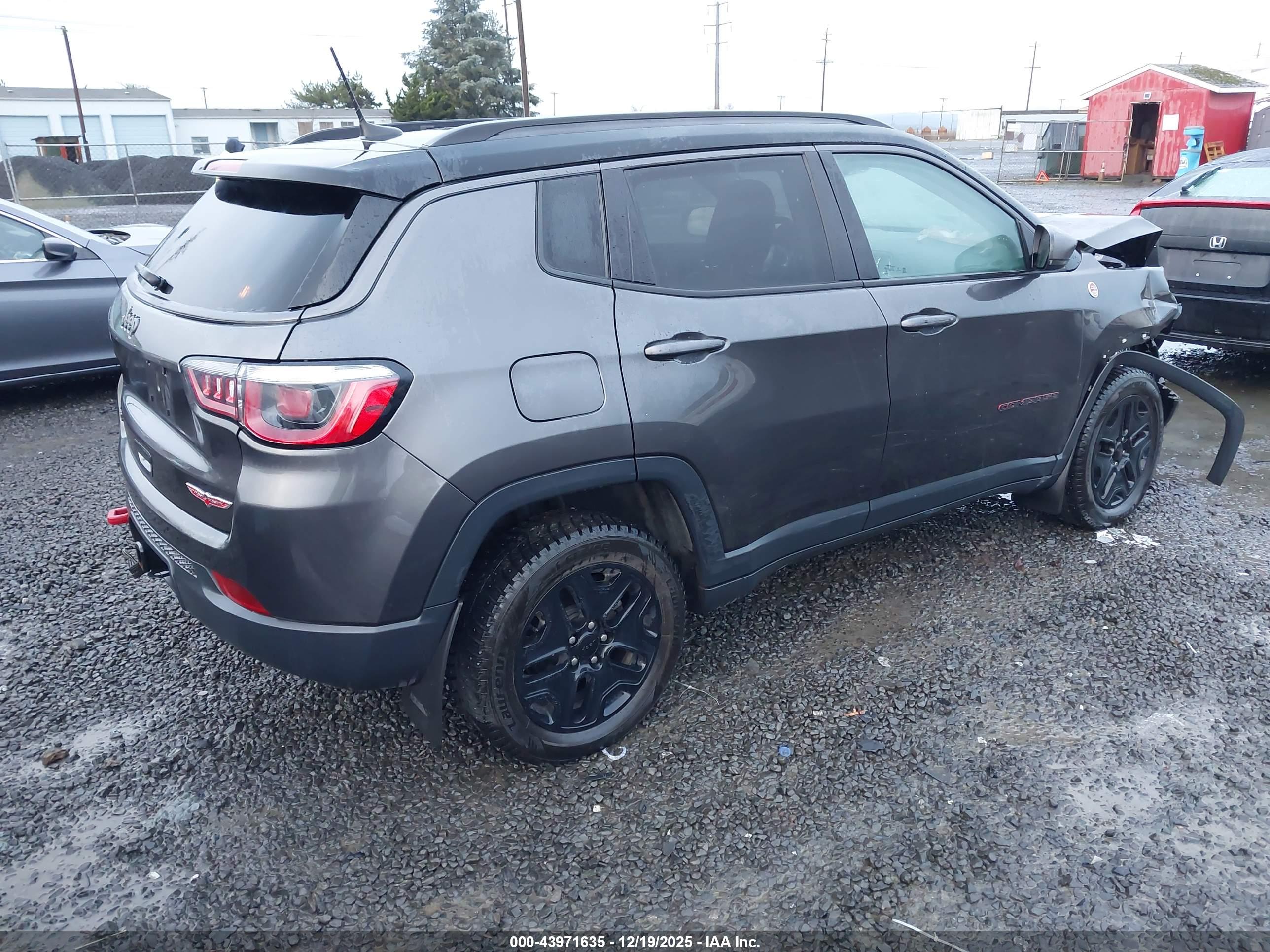 JEEP COMPASS image 4