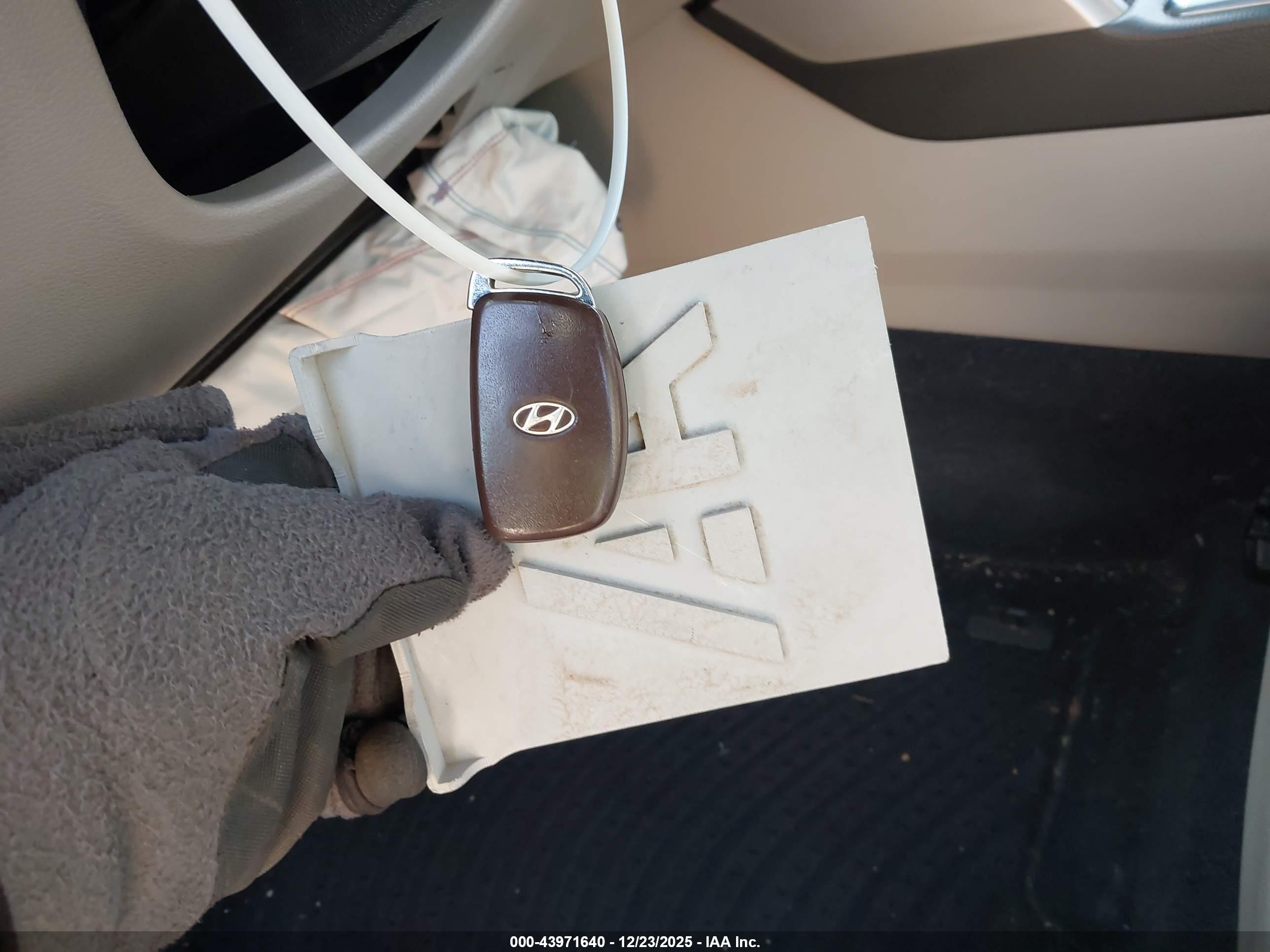 HYUNDAI SONATA image 11