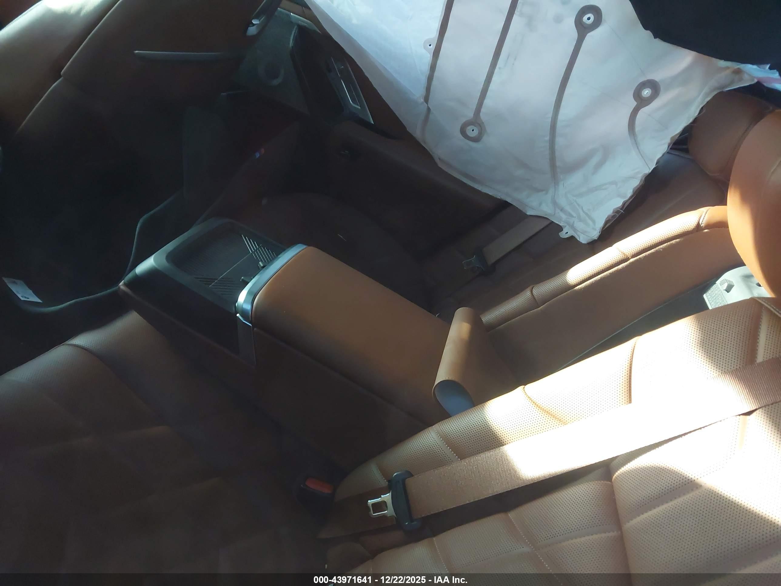 BMW 740I image 8