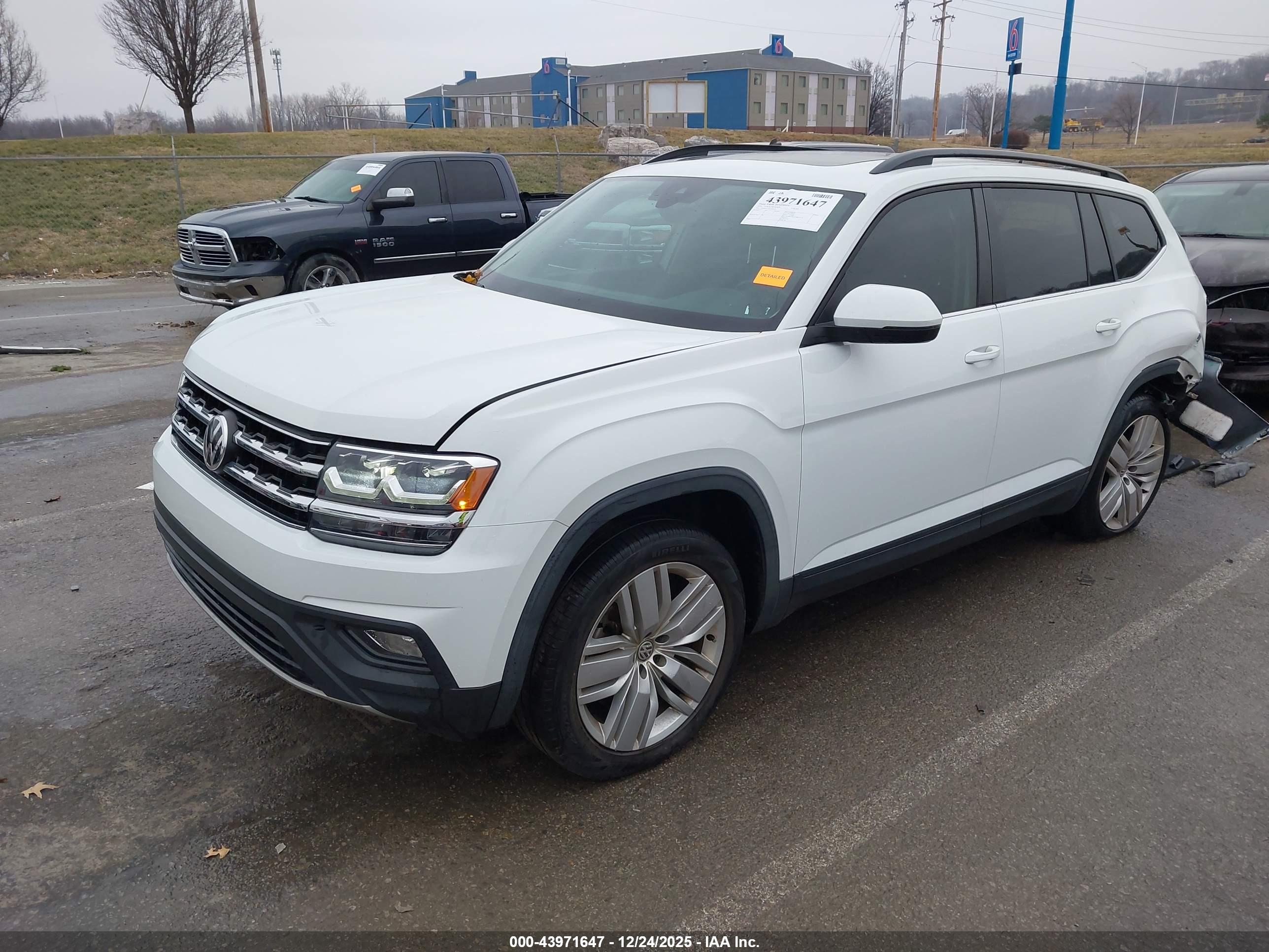 VOLKSWAGEN ATLAS image 2