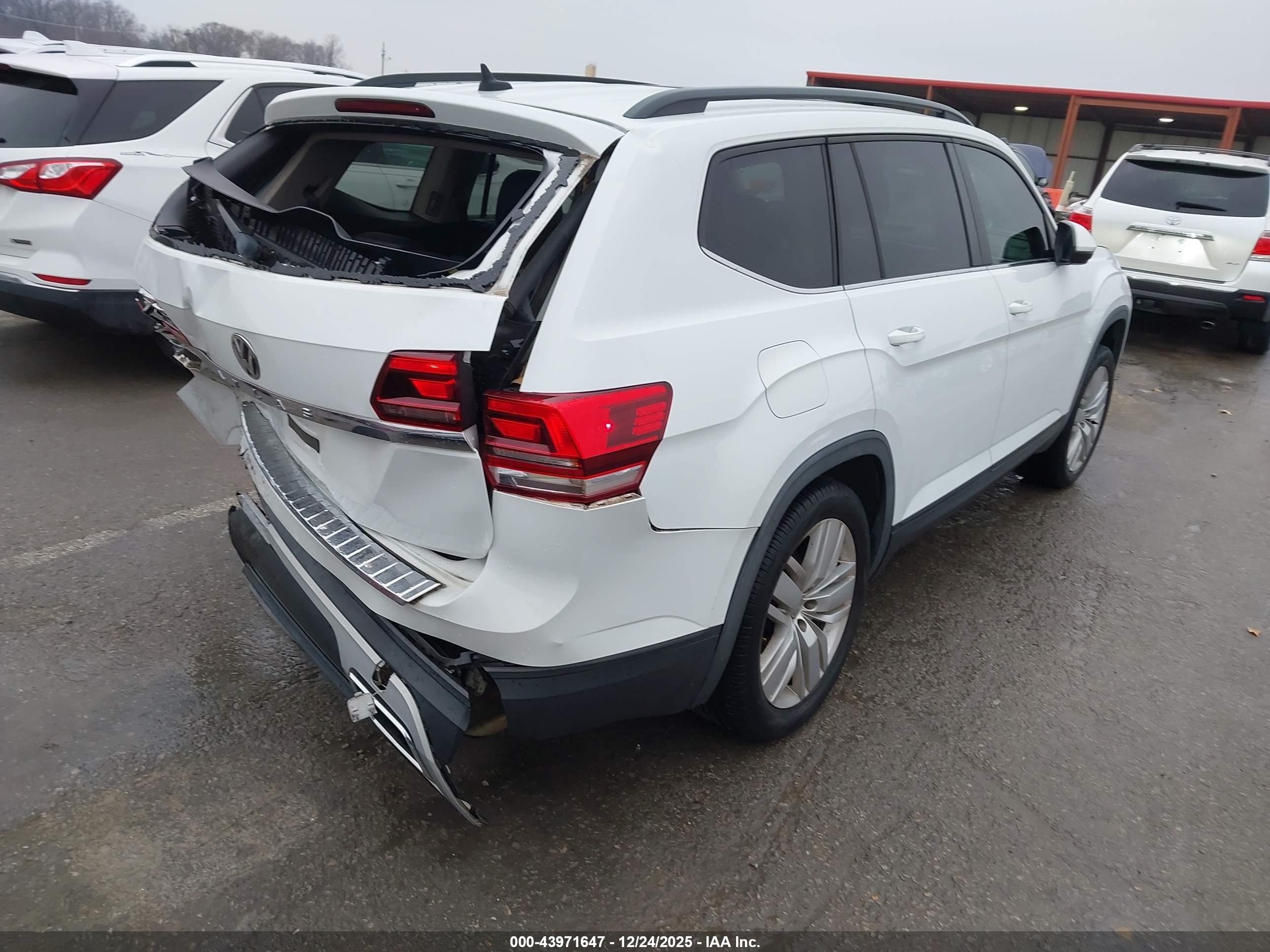 VOLKSWAGEN ATLAS image 4