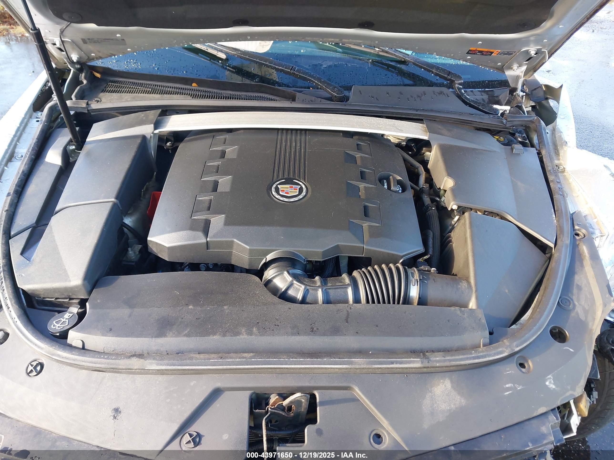 CADILLAC CTS image 10