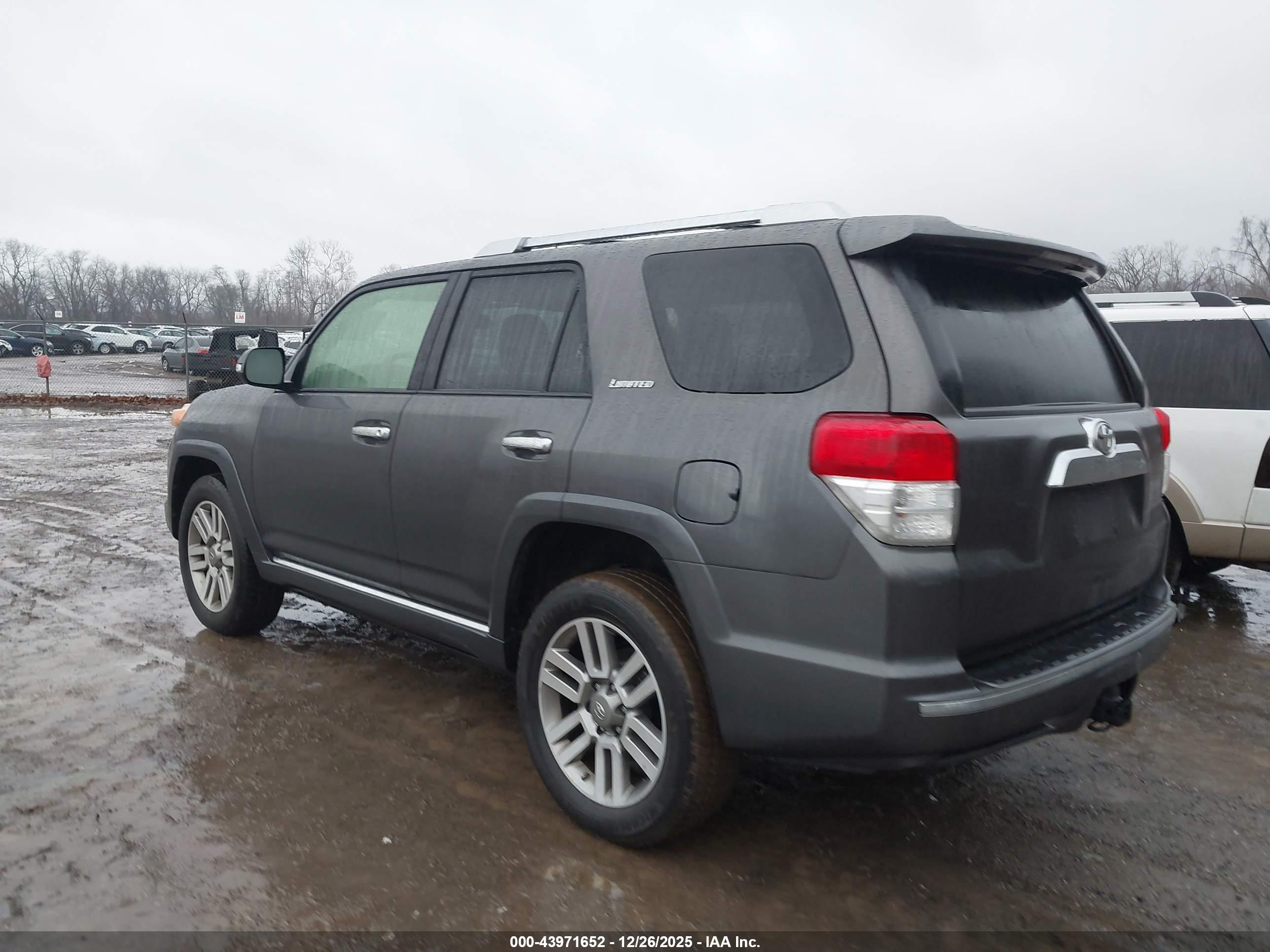 TOYOTA 4RUNNER image 3