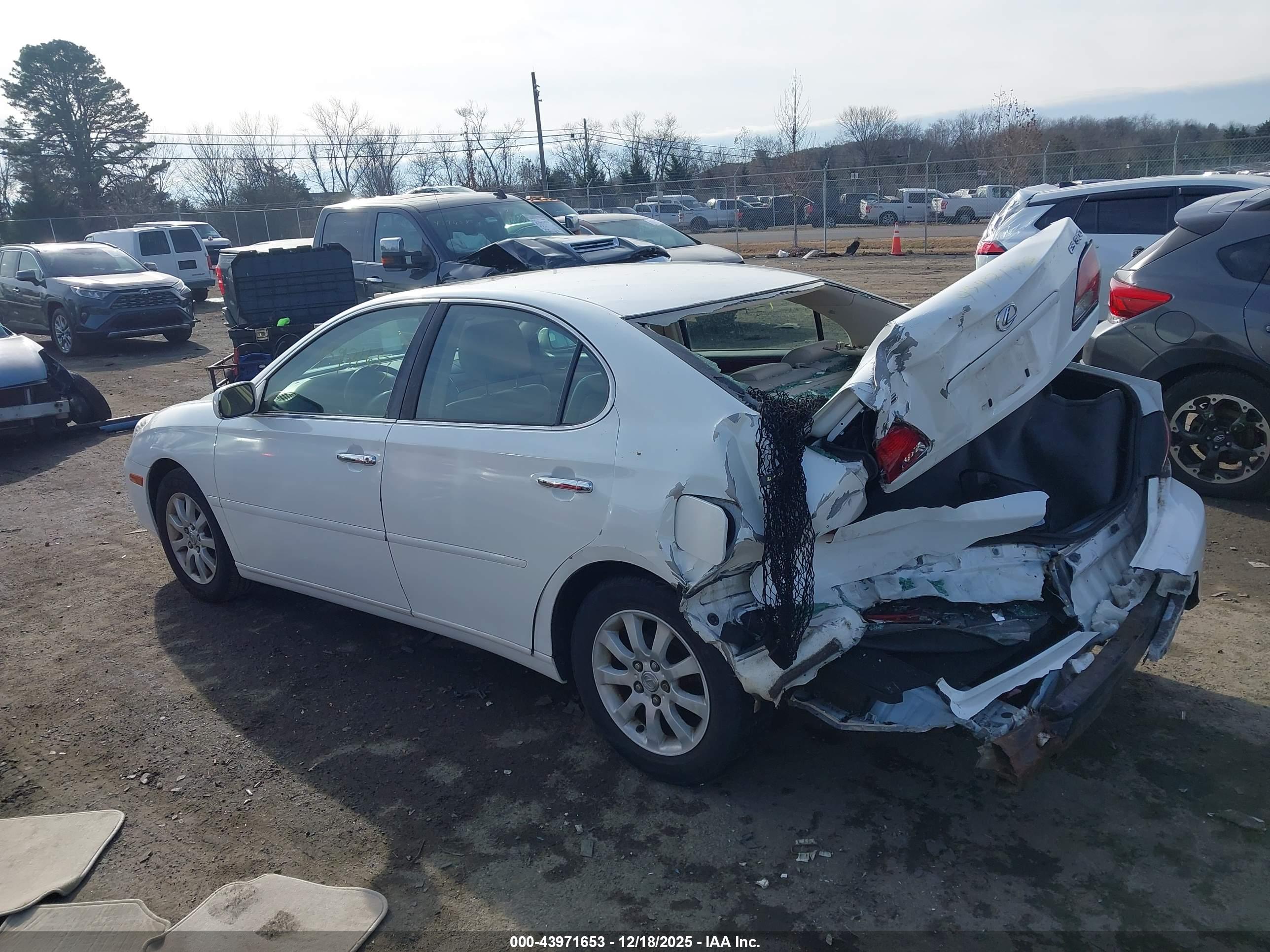 LEXUS ES image 3