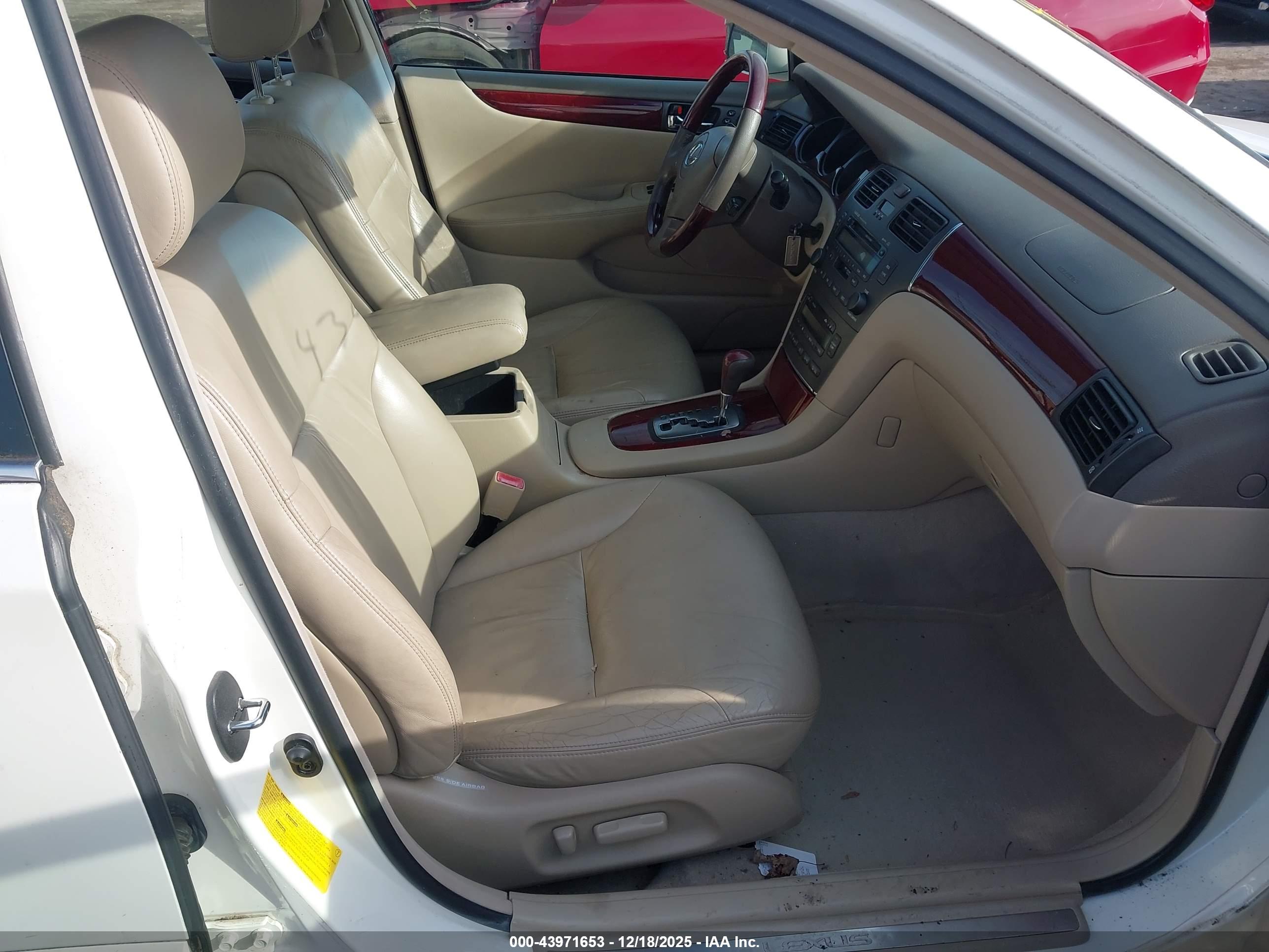 LEXUS ES image 5