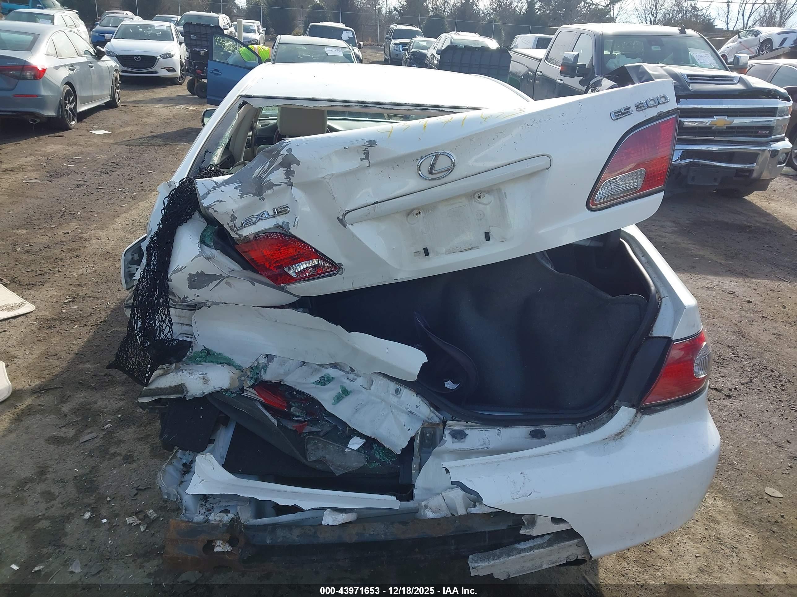 LEXUS ES image 6