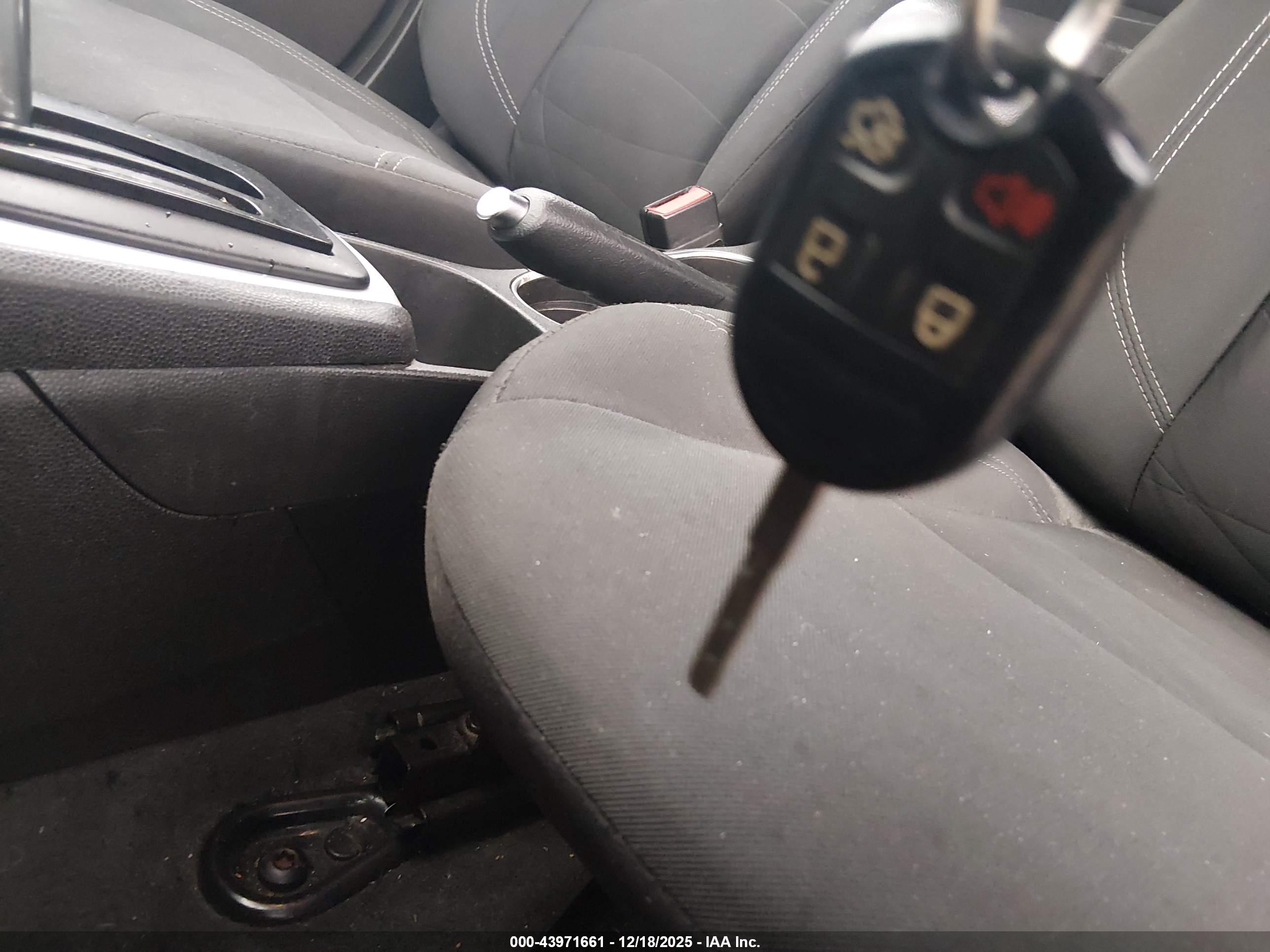 FORD FIESTA image 11