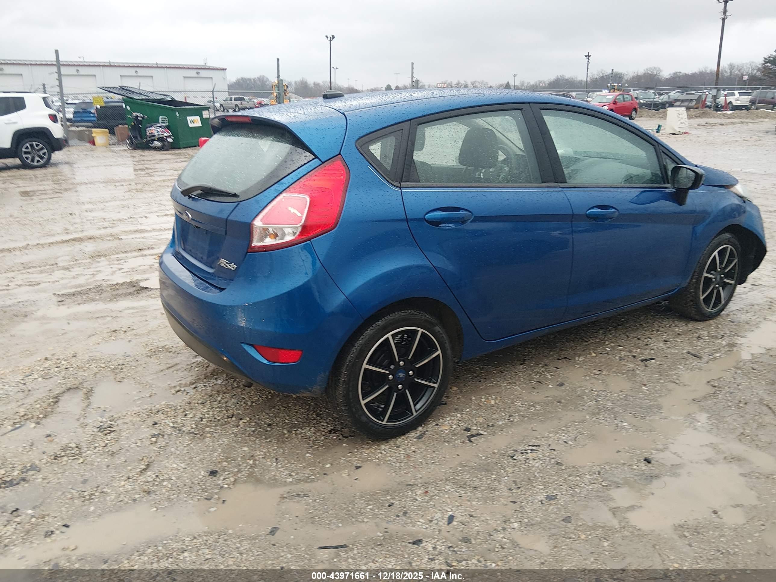 FORD FIESTA image 4