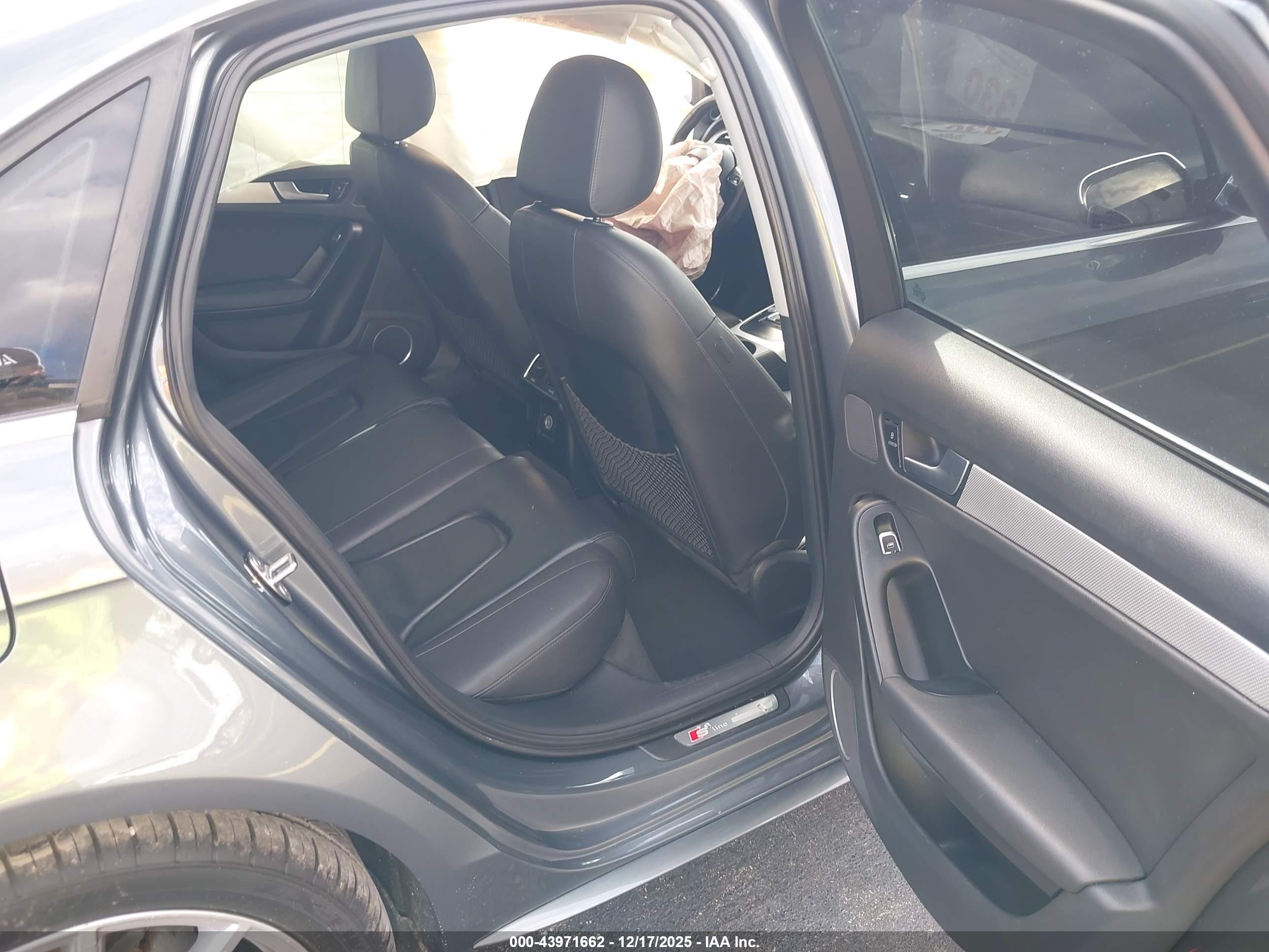 AUDI A4 image 8