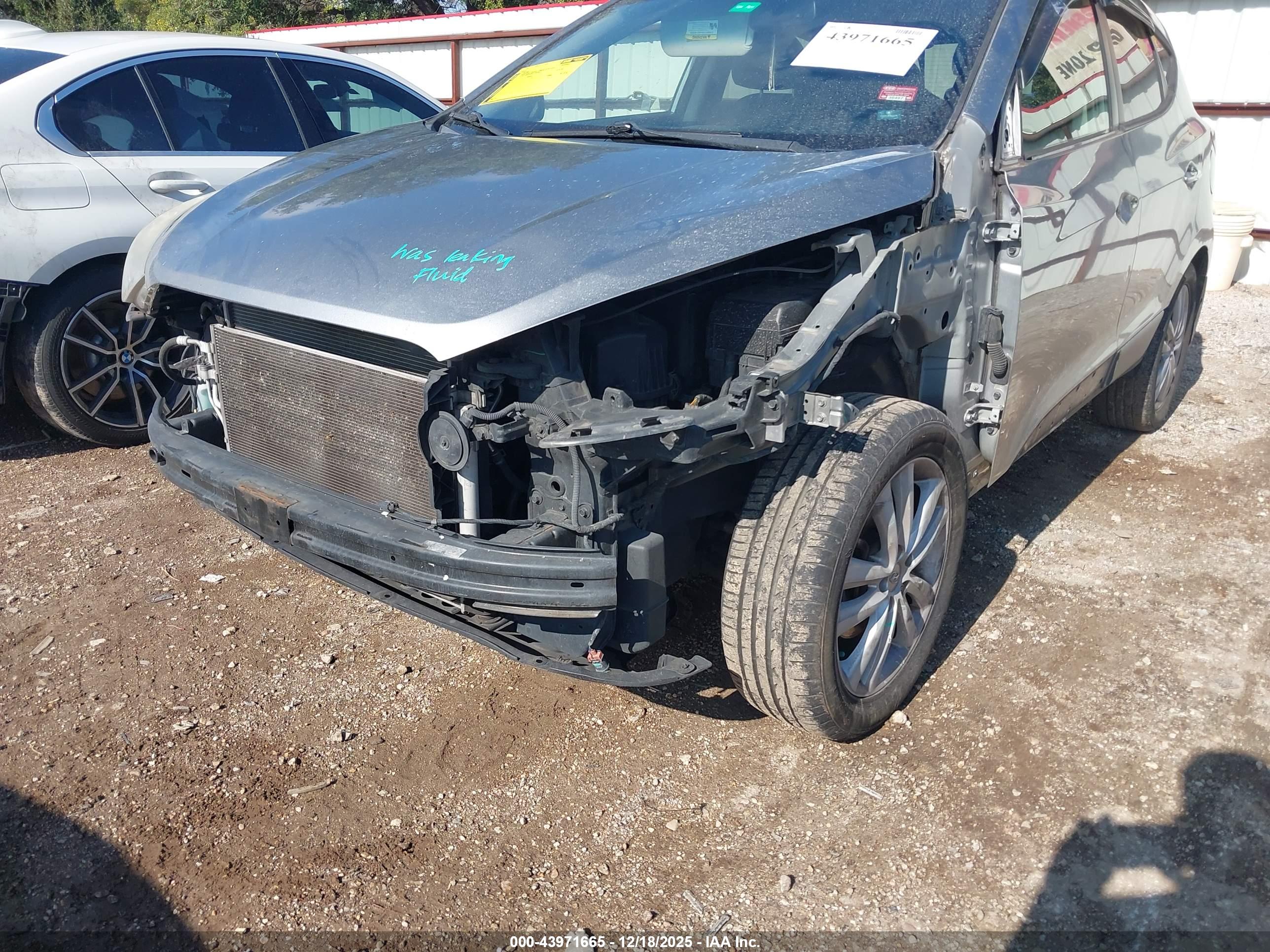 HYUNDAI TUCSON image 6