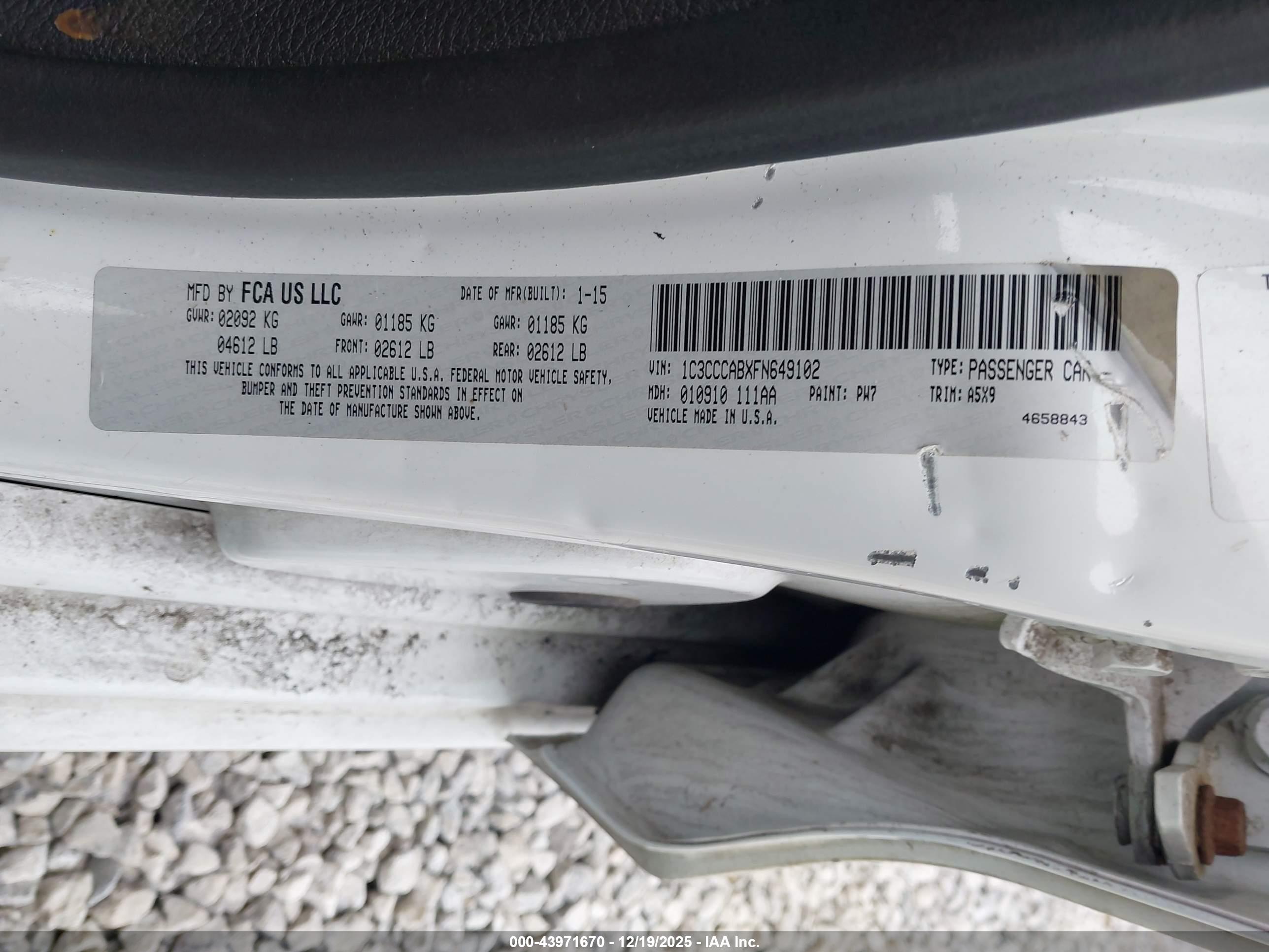 CHRYSLER 200 image 9