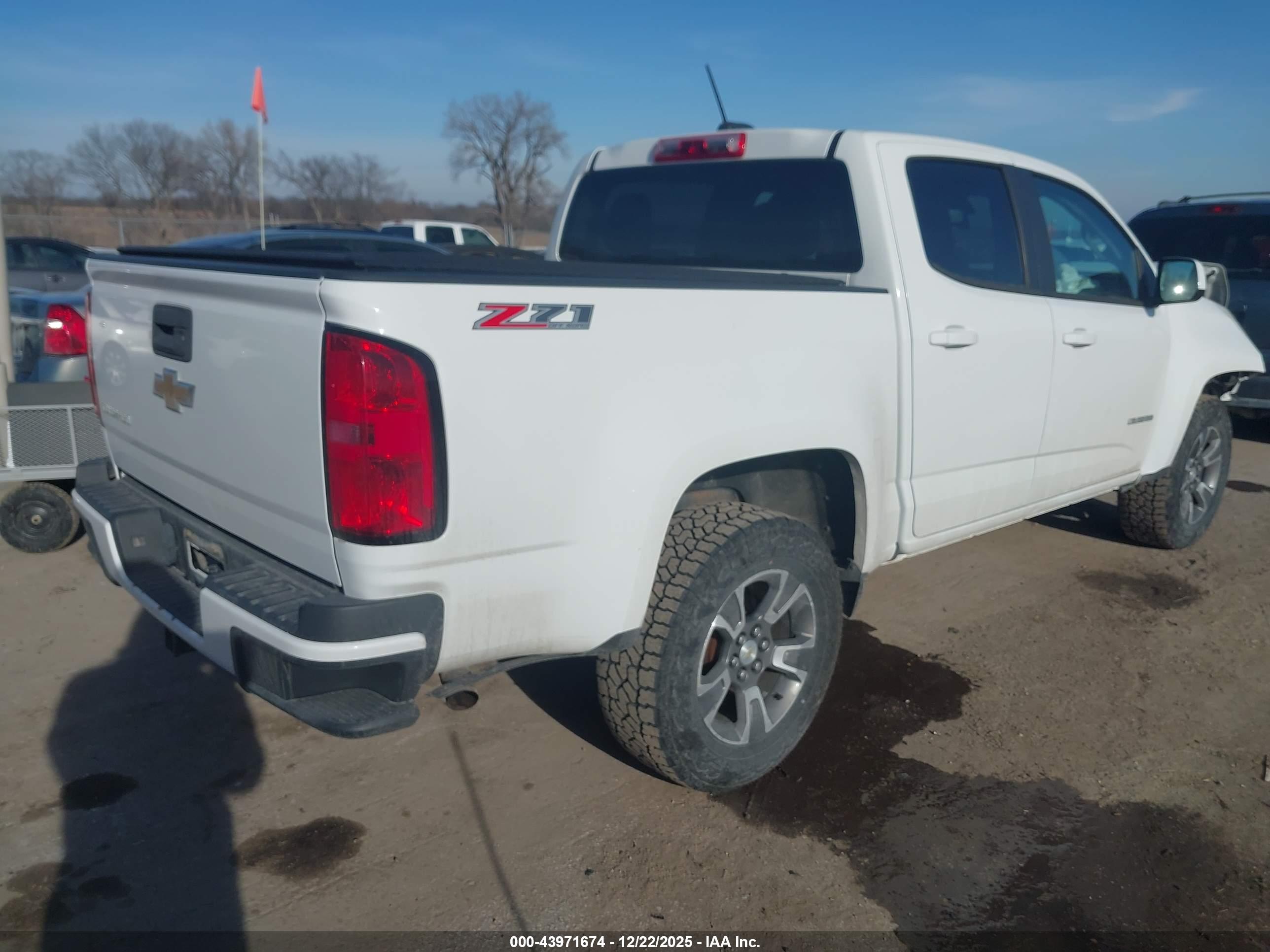 CHEVROLET COLORADO image 4