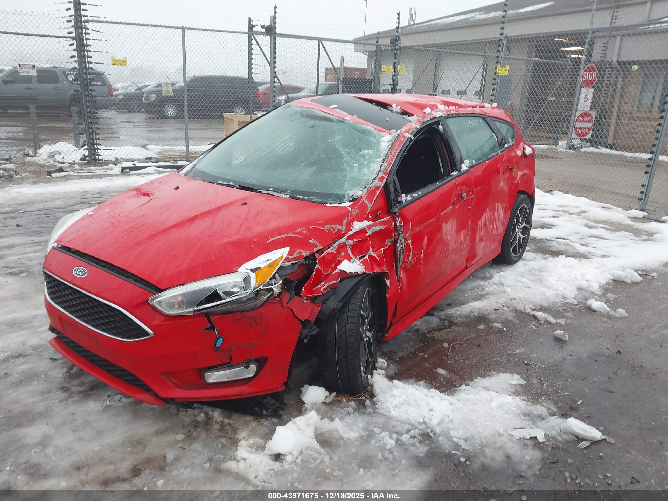 FORD FOCUS image 2