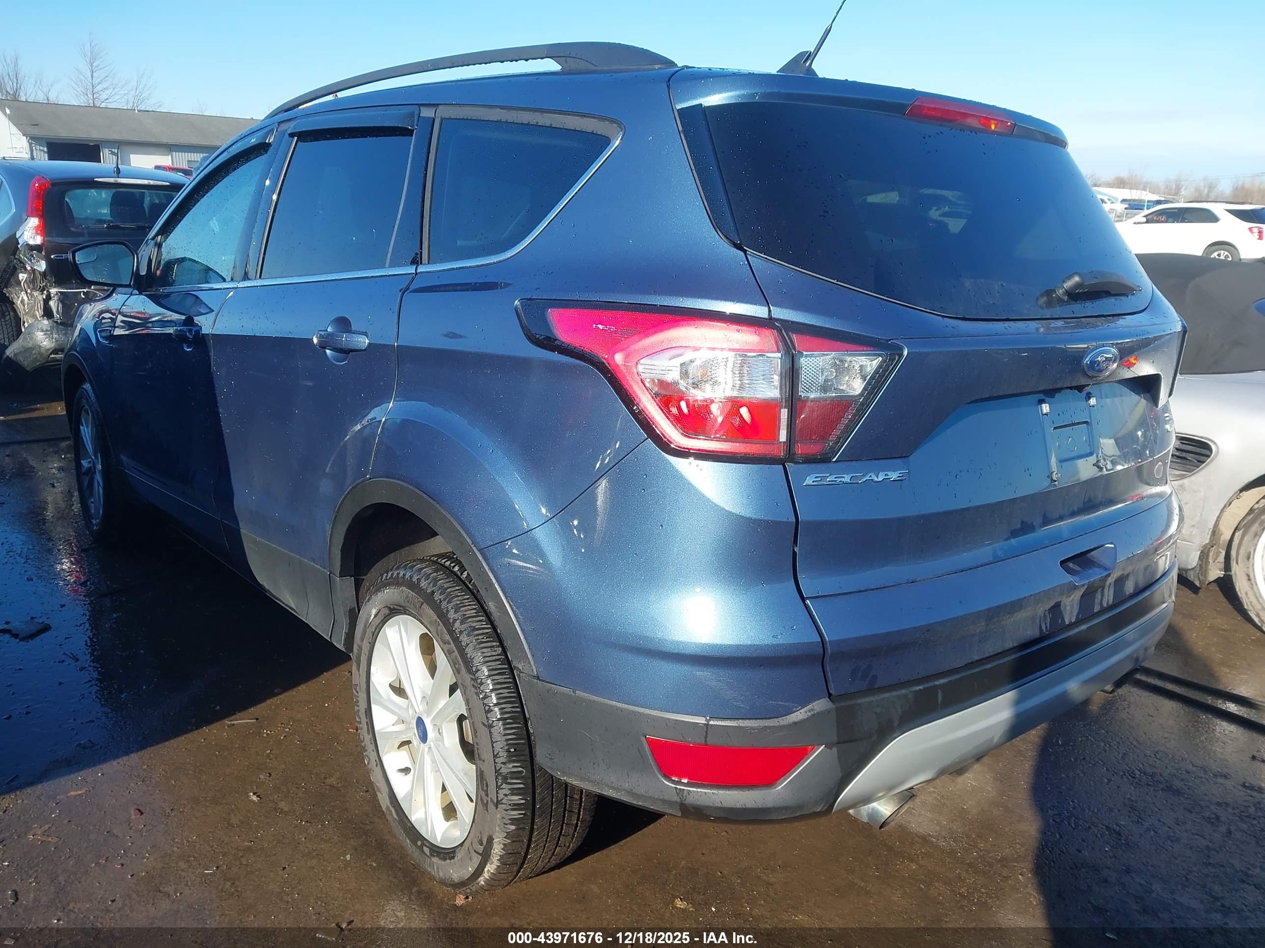 FORD ESCAPE image 3