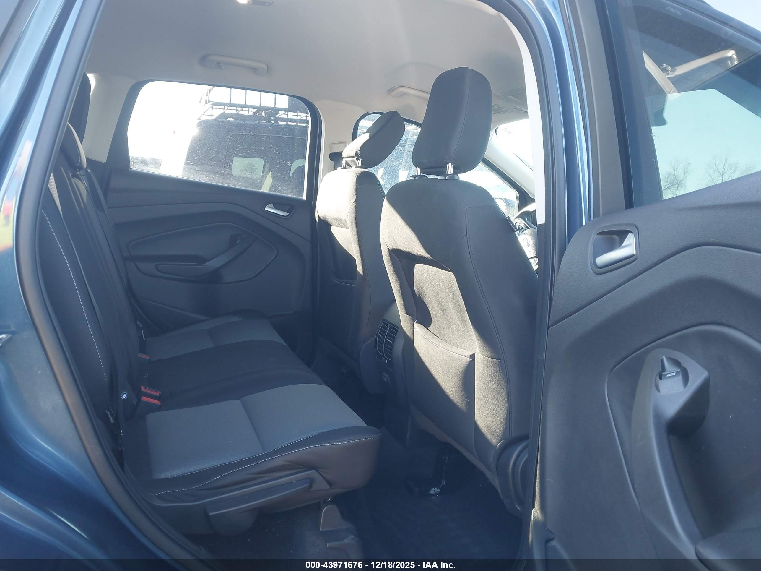 FORD ESCAPE image 8
