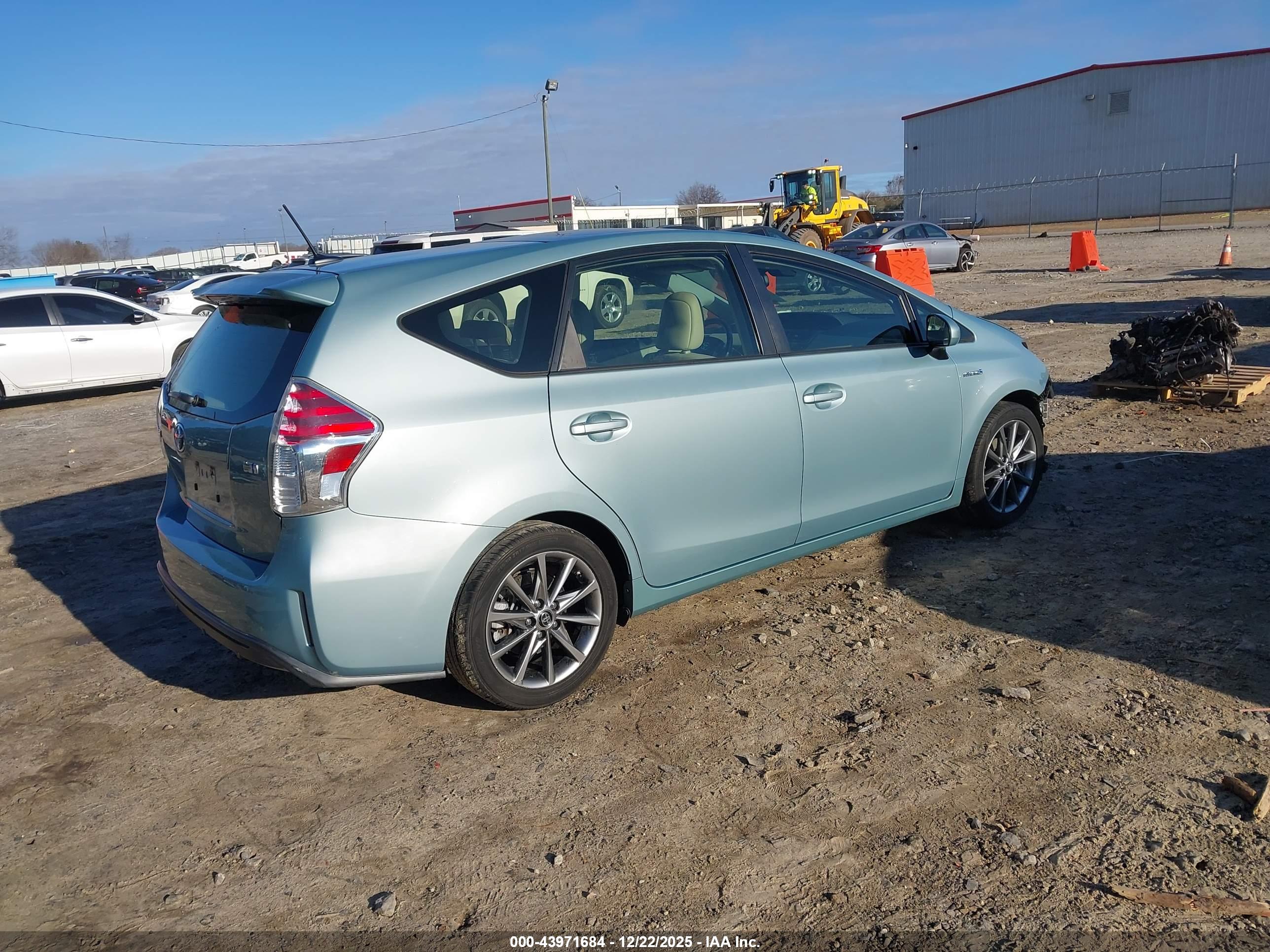 TOYOTA PRIUS image 4